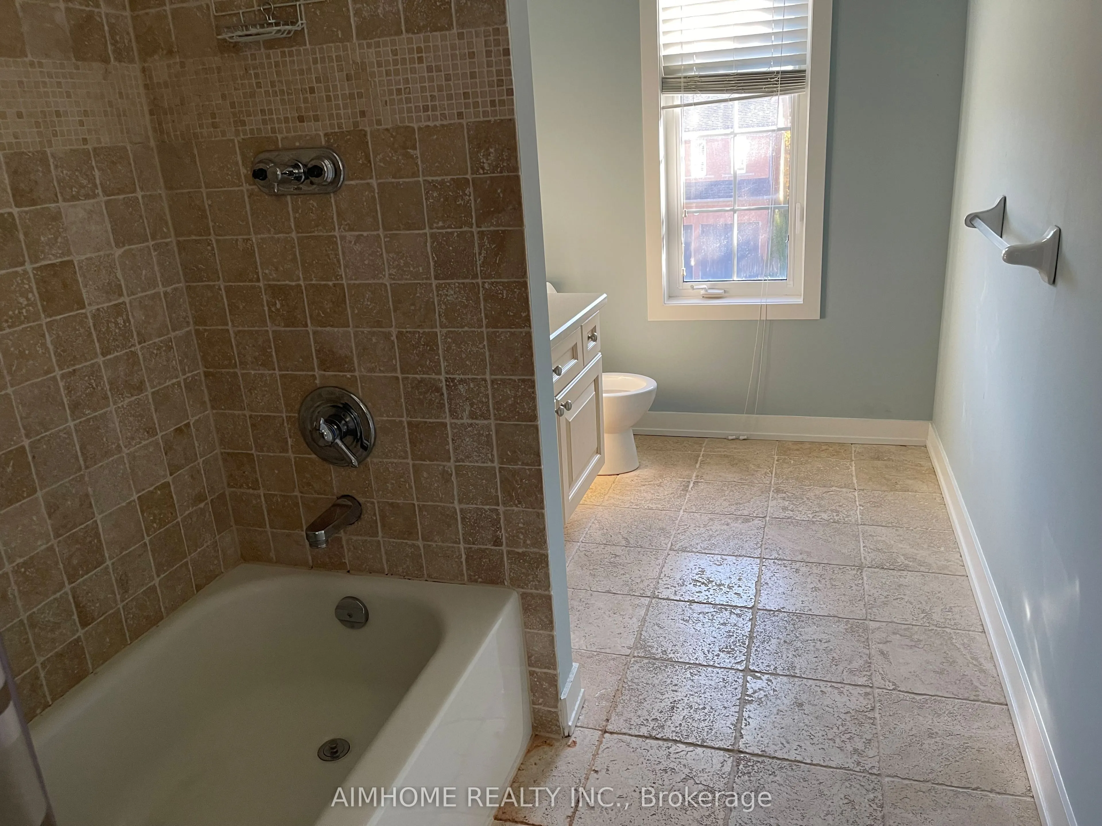 16 Hearthside Avenue #Room 1