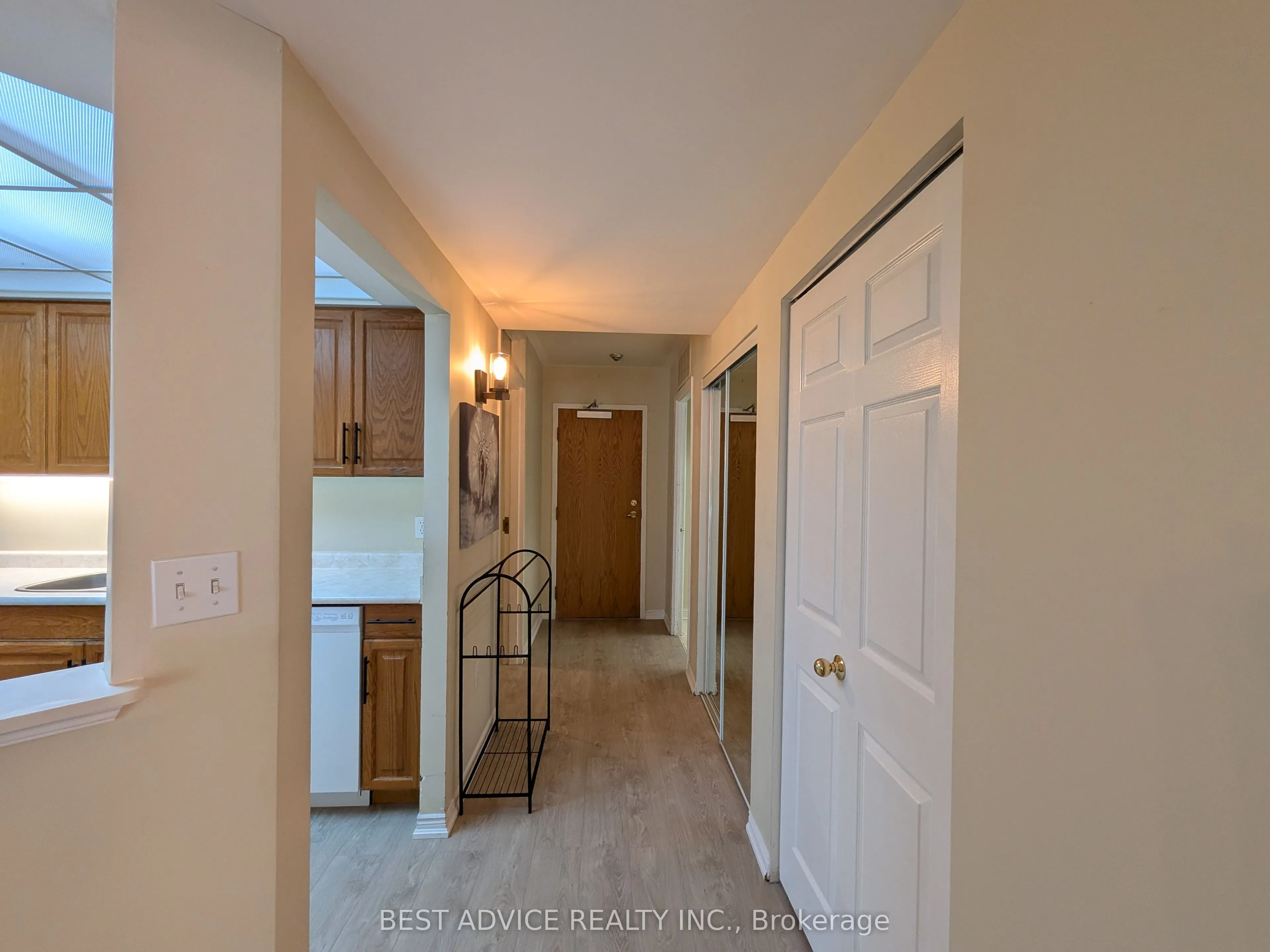 85 Wellington Street W #104