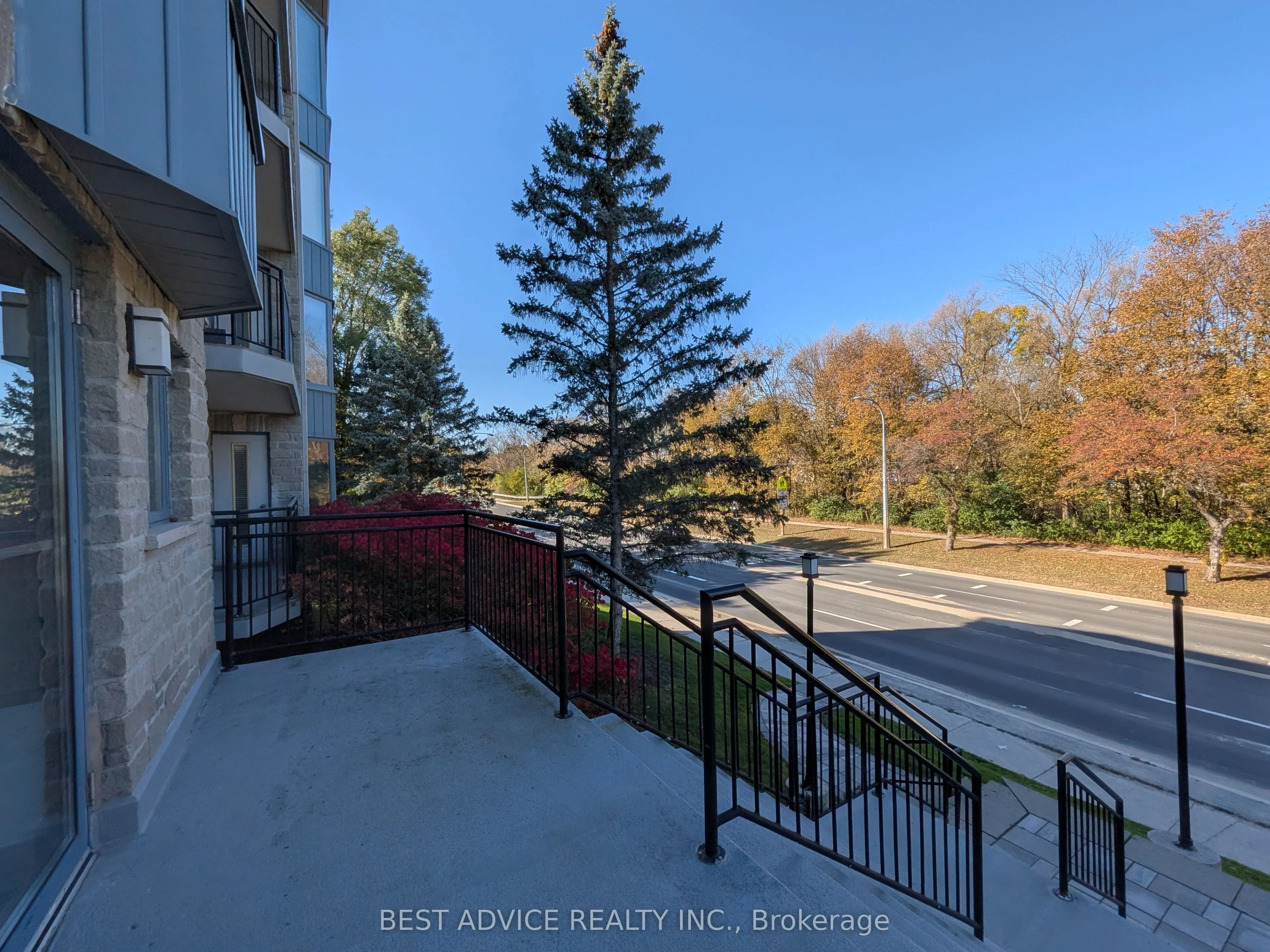85 Wellington Street W #104