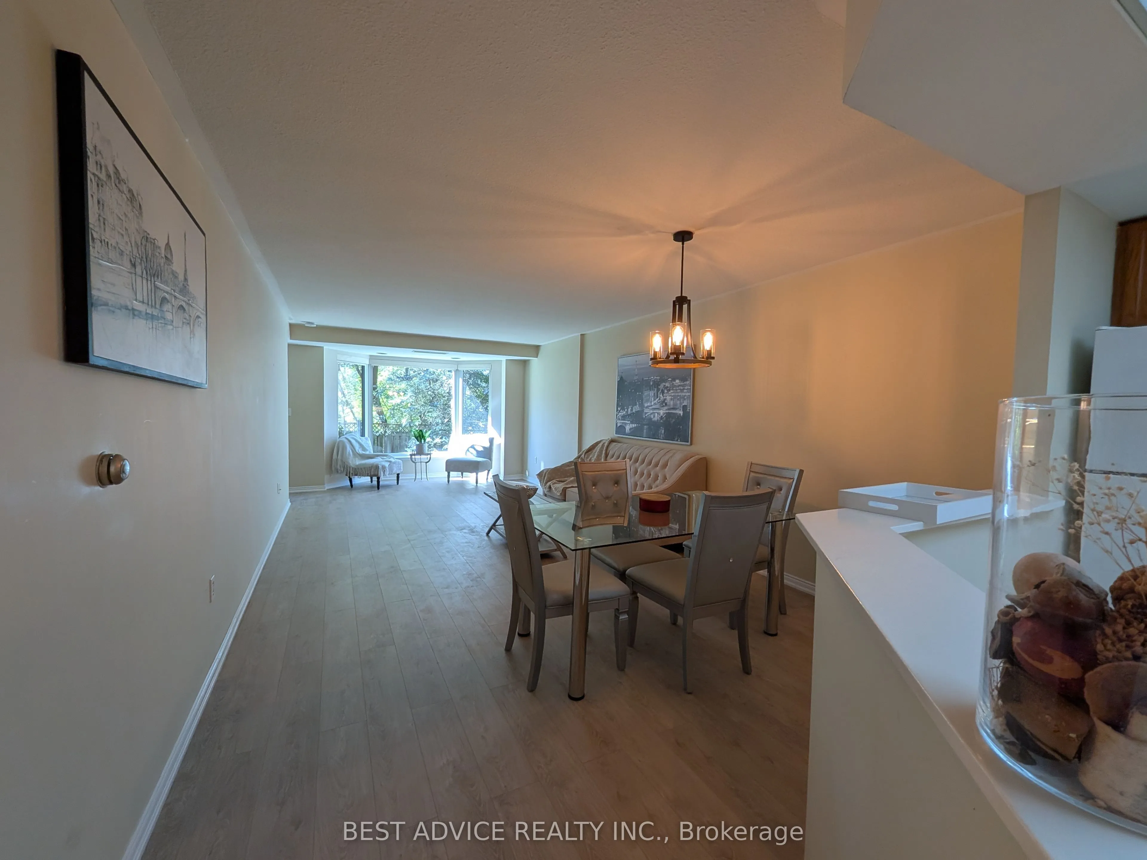 85 Wellington Street W #104