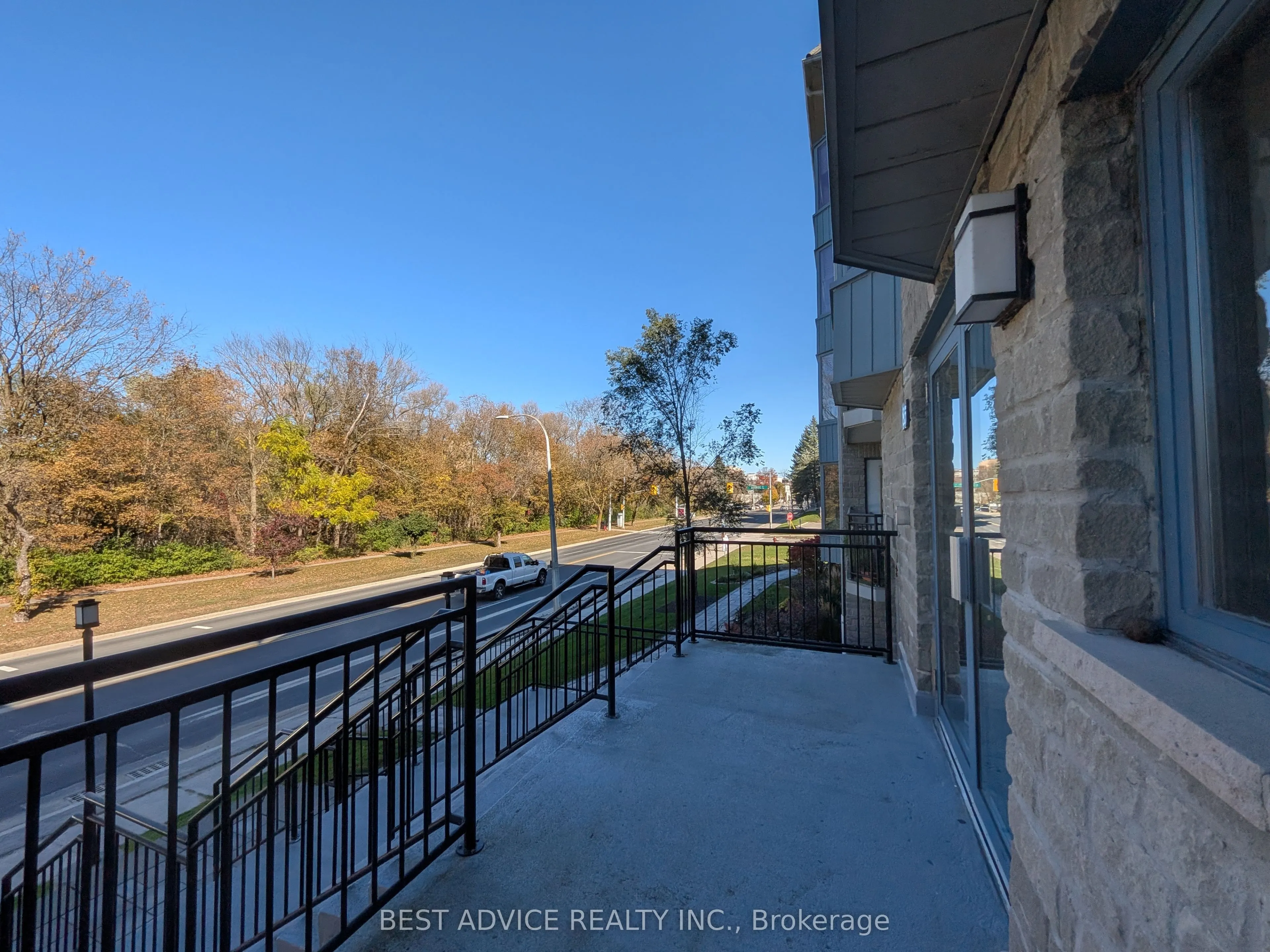 85 Wellington Street W #104