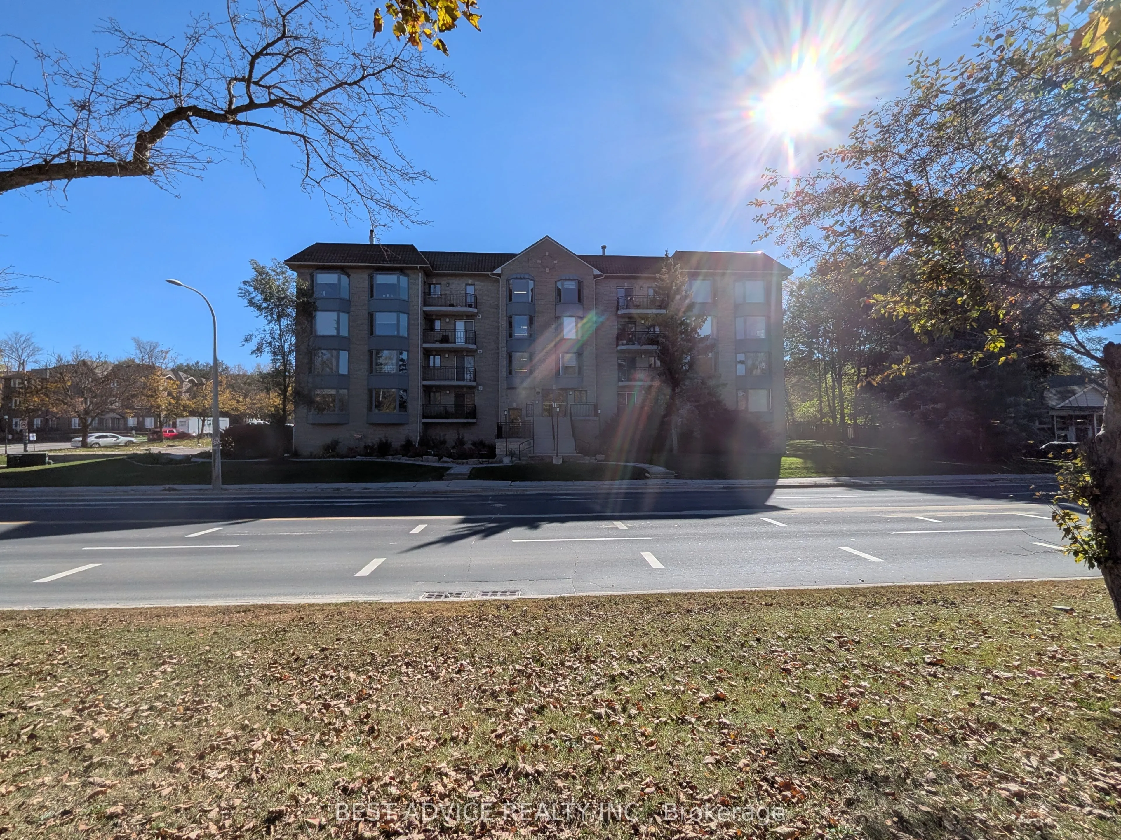 85 Wellington Street W #104