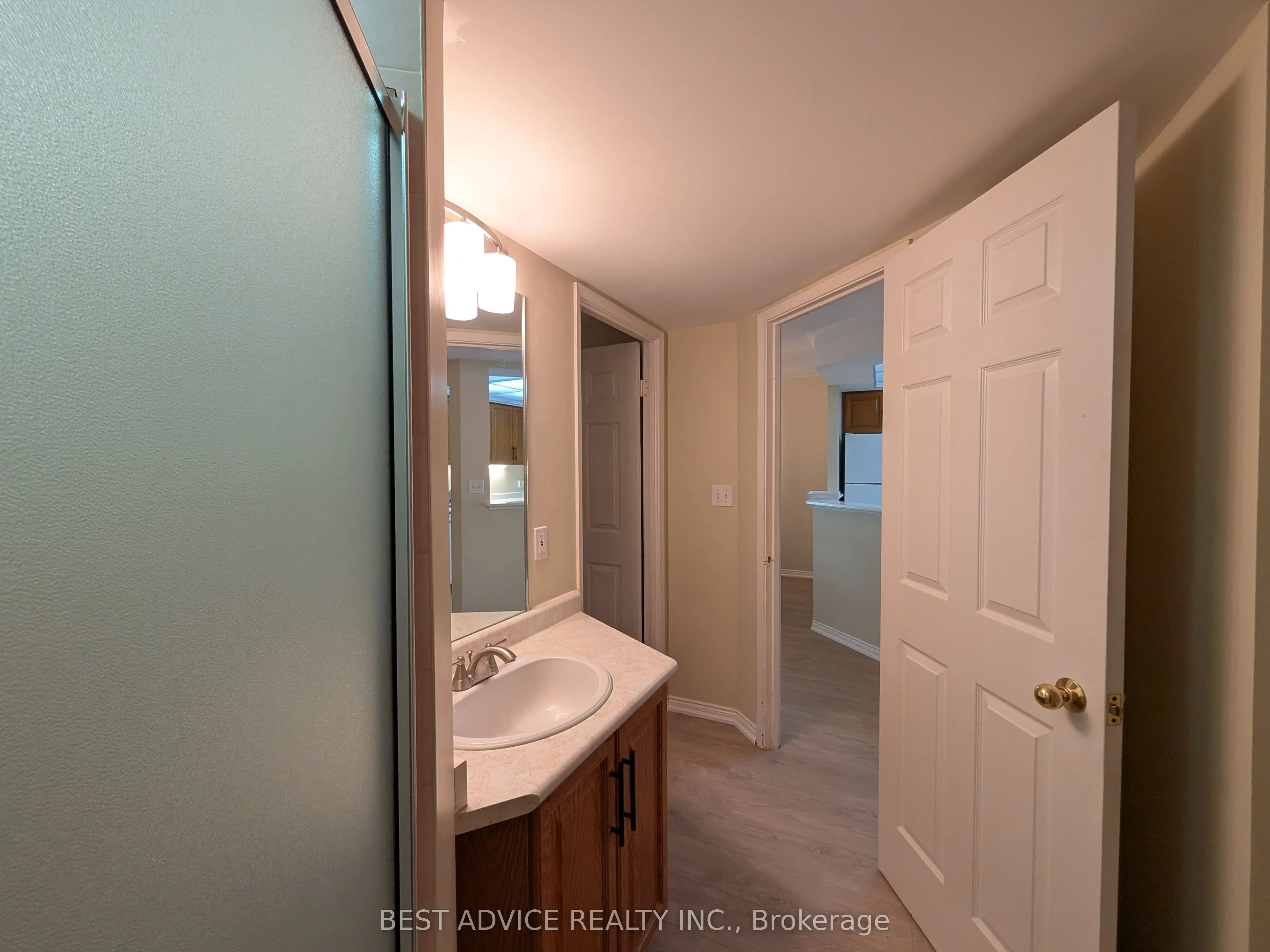 85 Wellington Street W #104