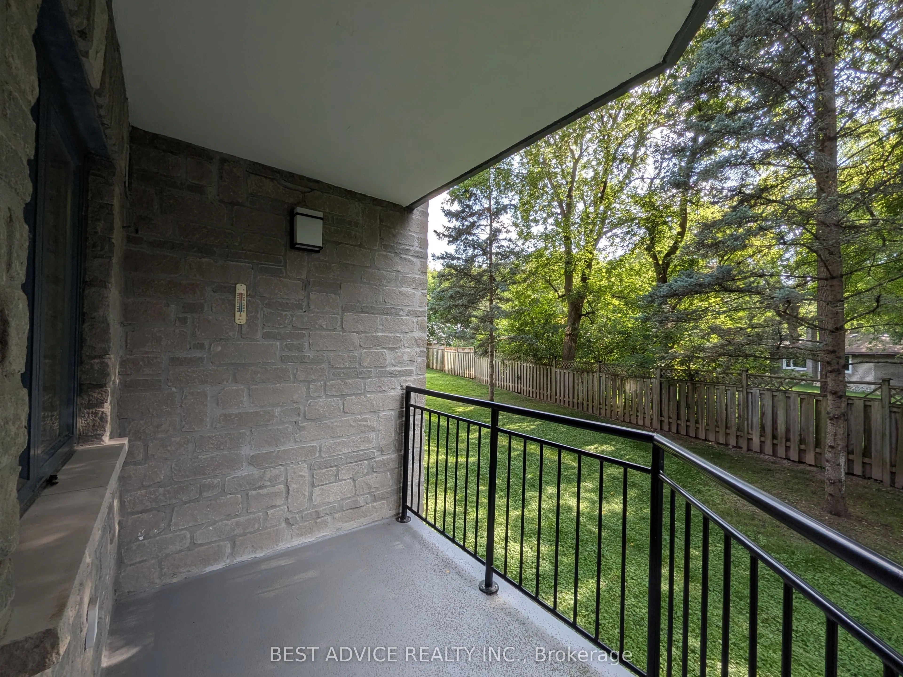85 Wellington Street W #104