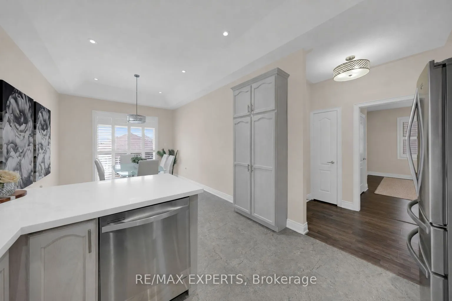 57 Hopkins Crescent N