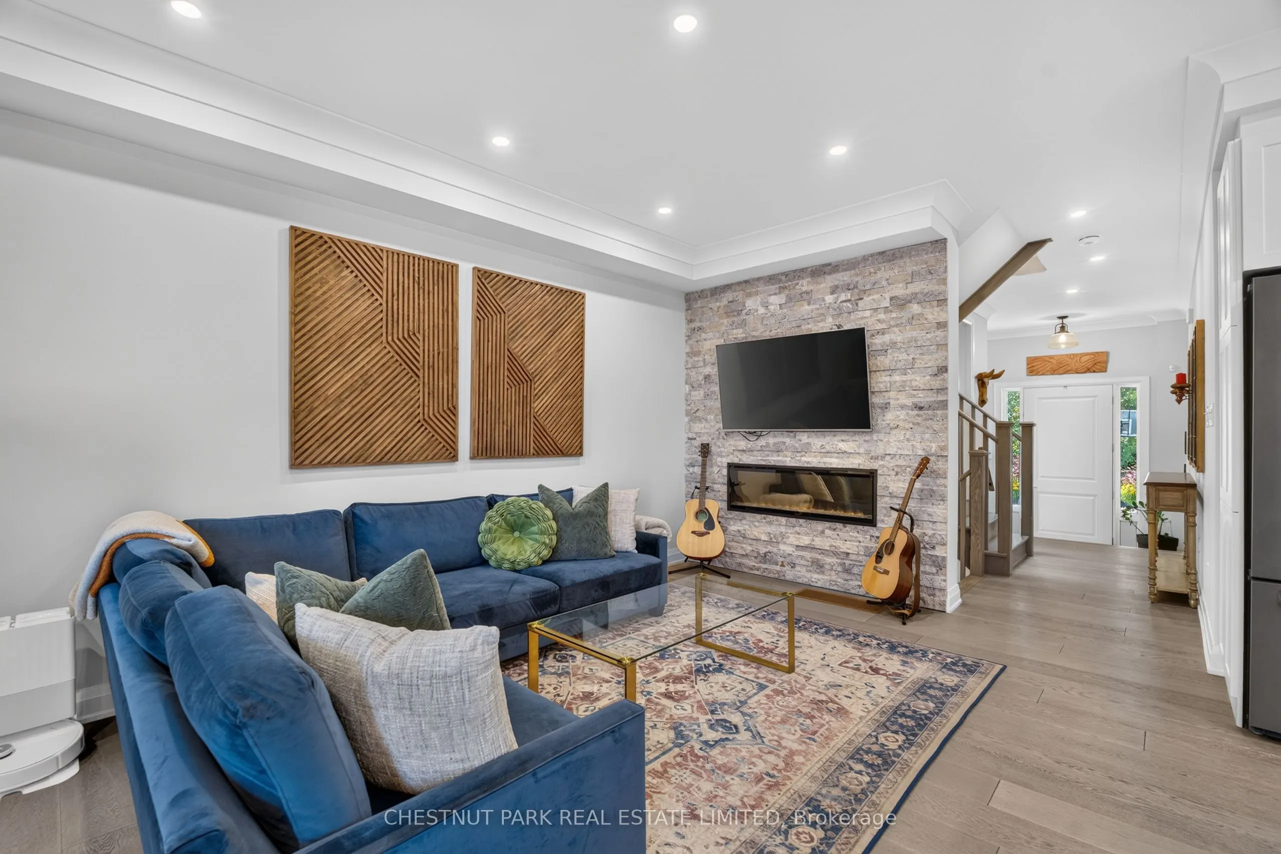40 Lowther Avenue