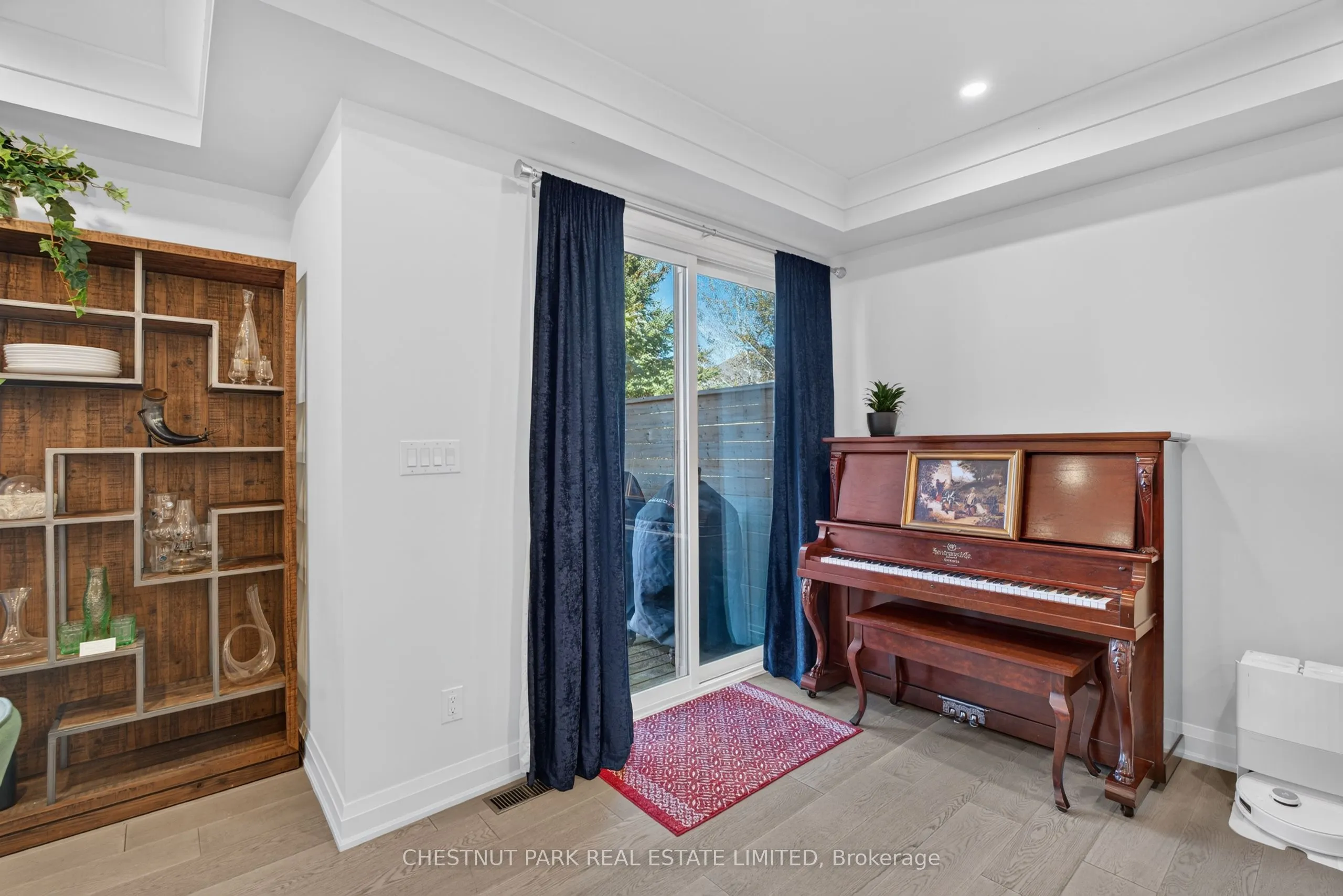40 Lowther Avenue