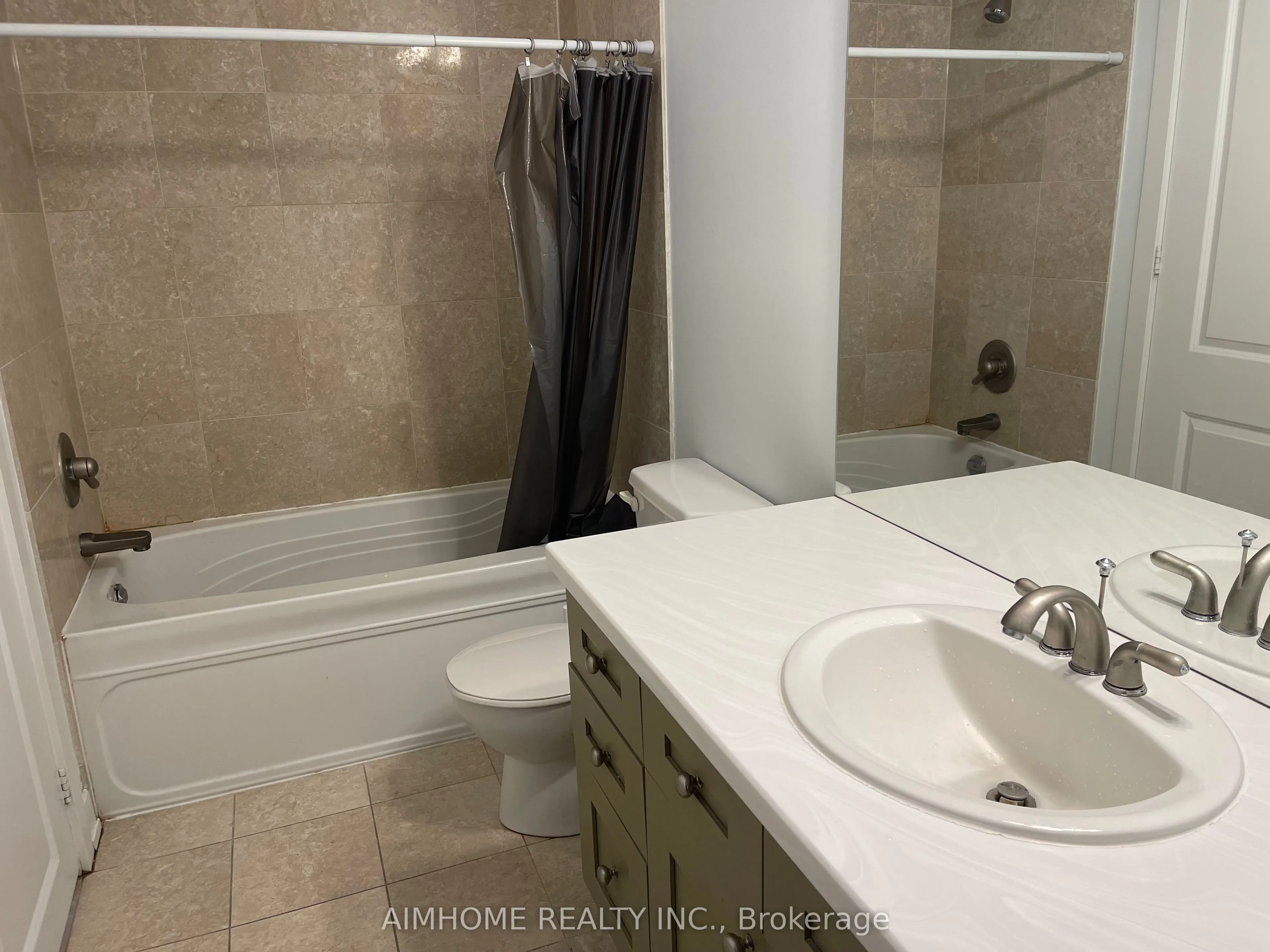 16 Hearthside Avenue #Room 2