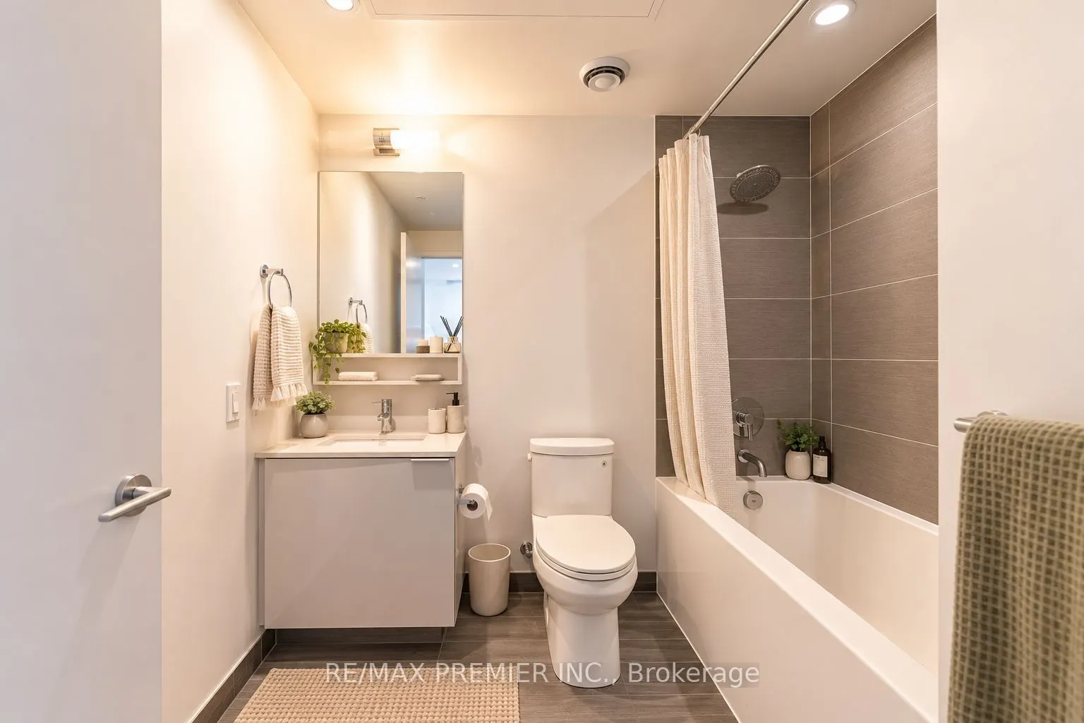 950 Portage Parkway #5901