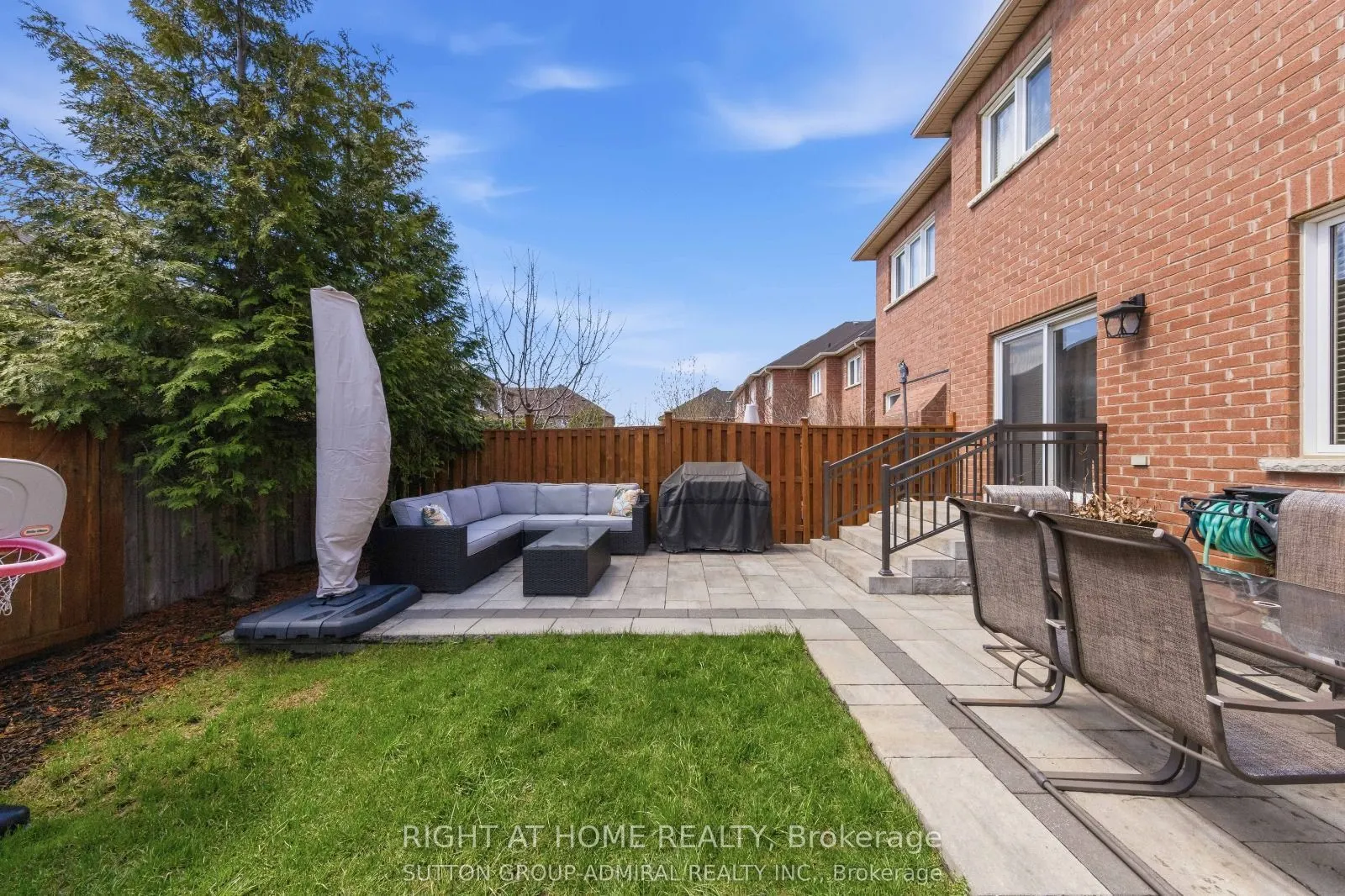 8 Napanee Street