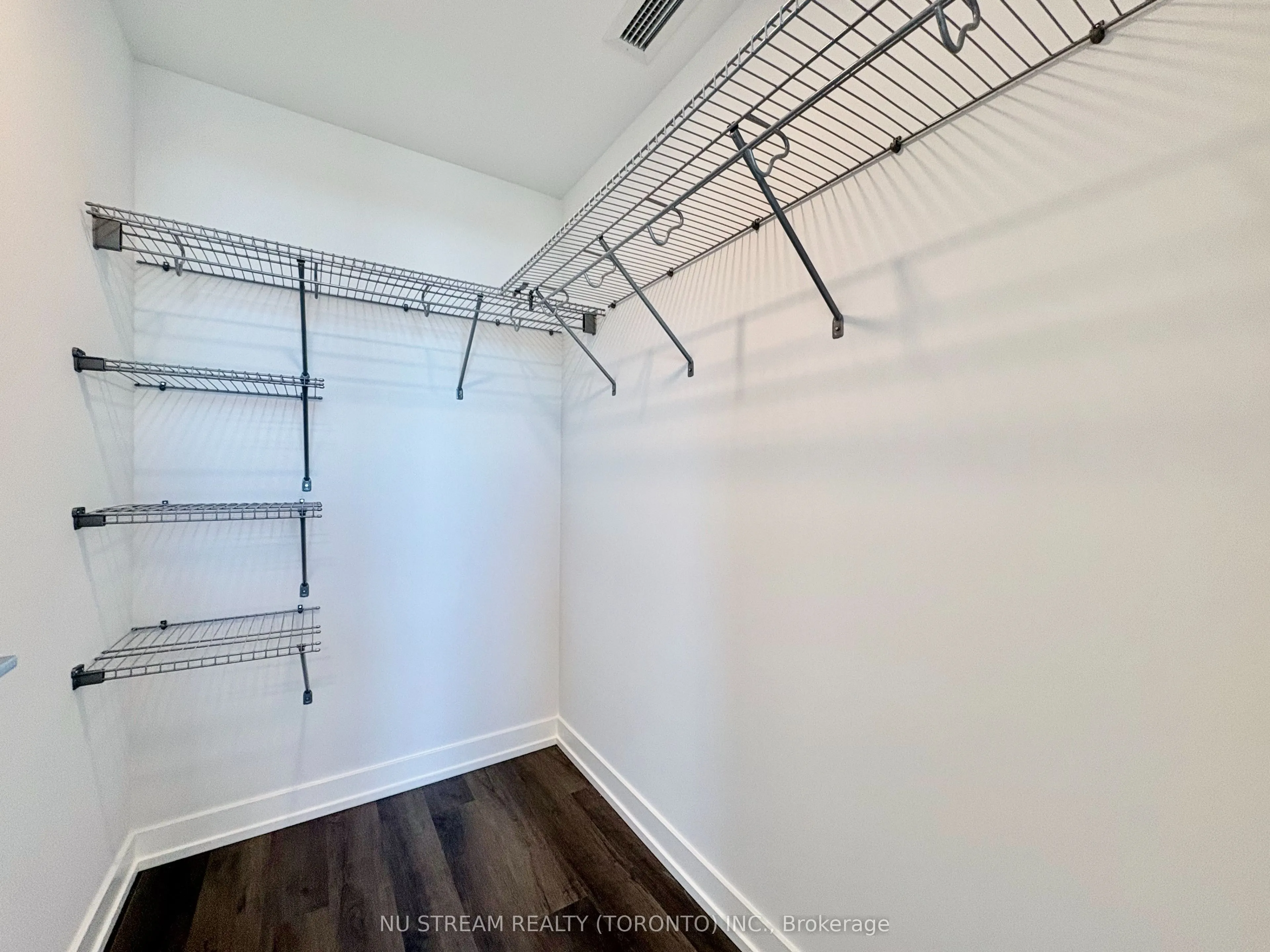 5 Meadowdale Road #2303
