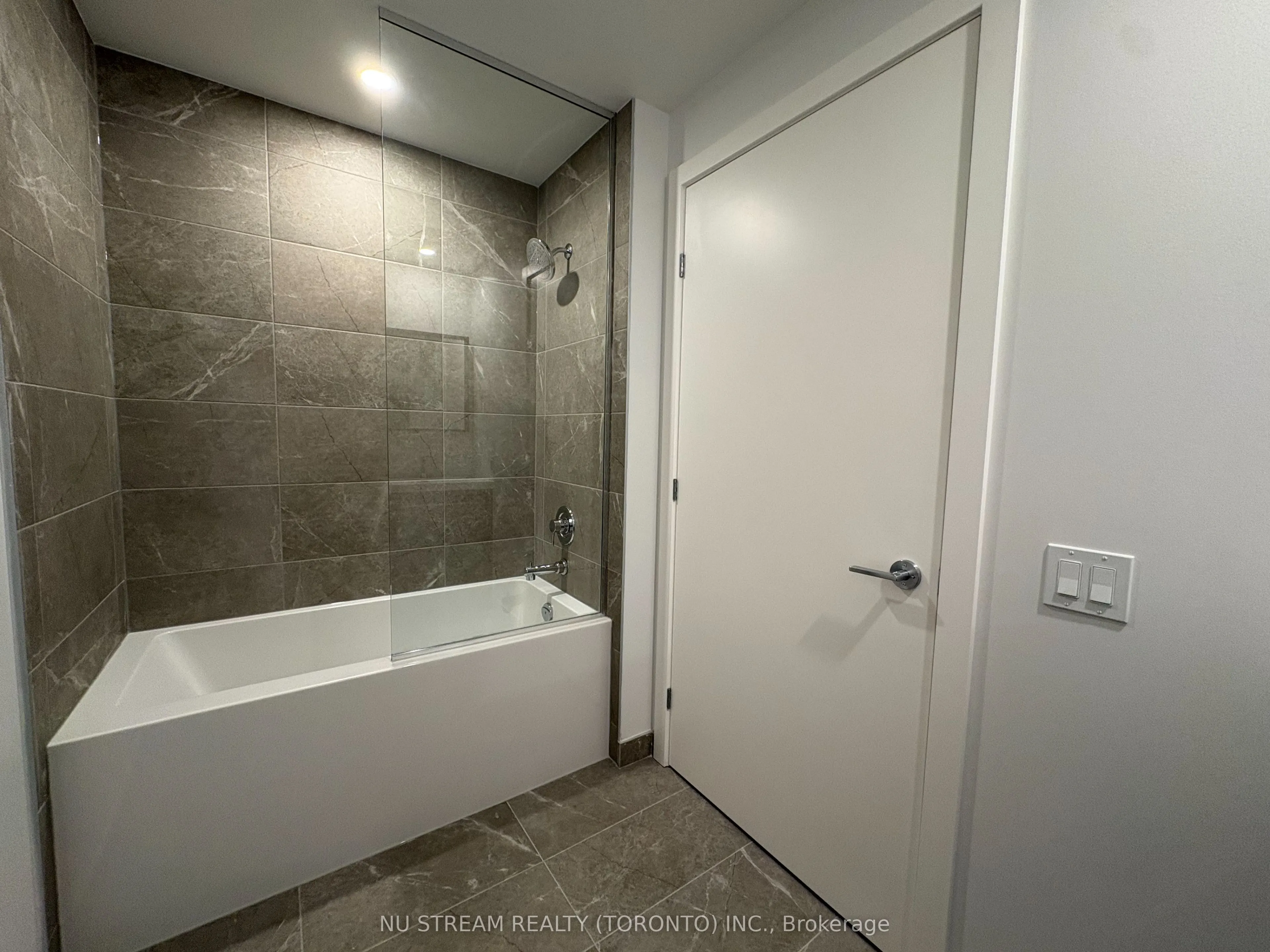 5 Meadowdale Road #2303