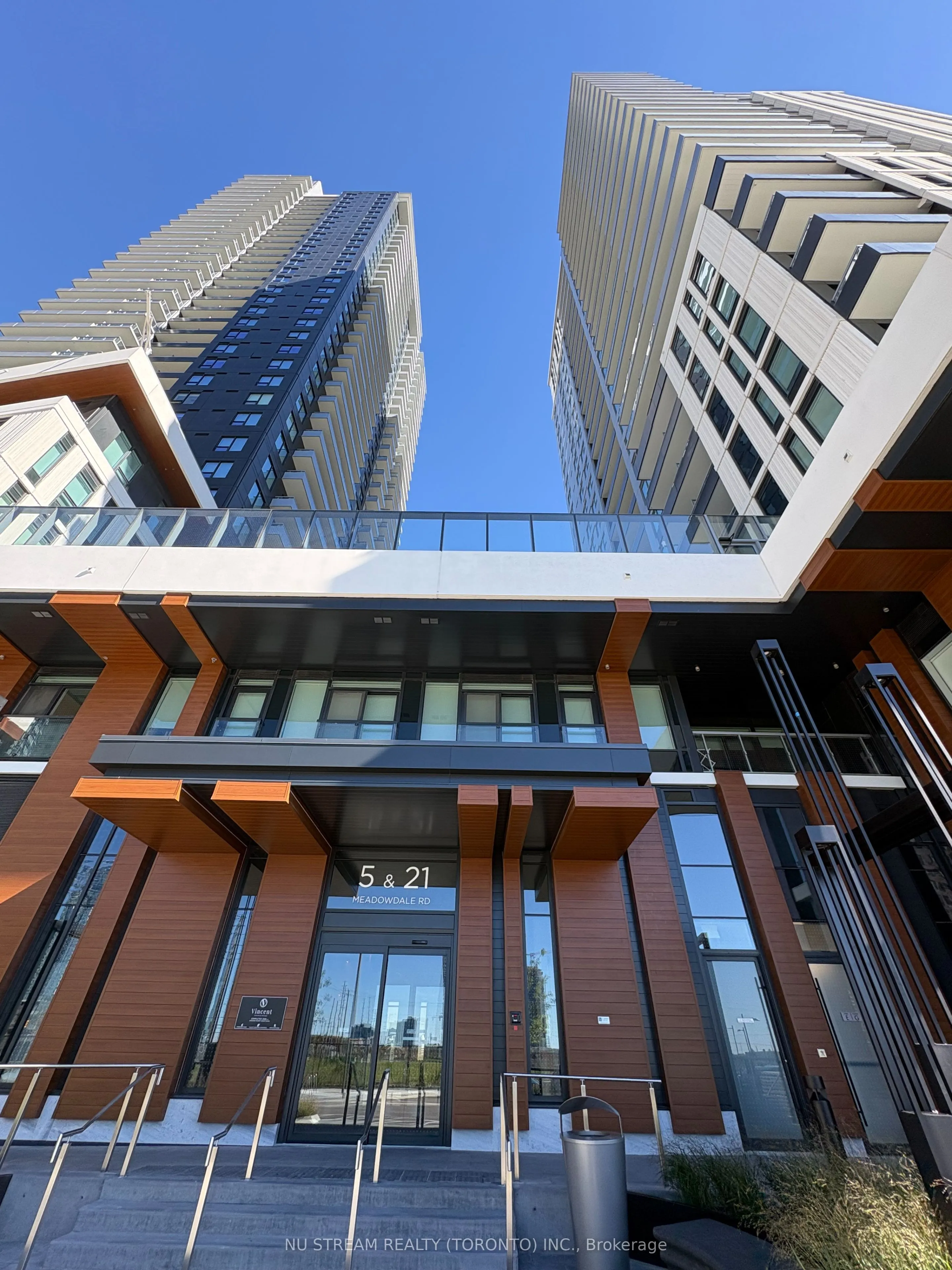5 Meadowdale Road #2303