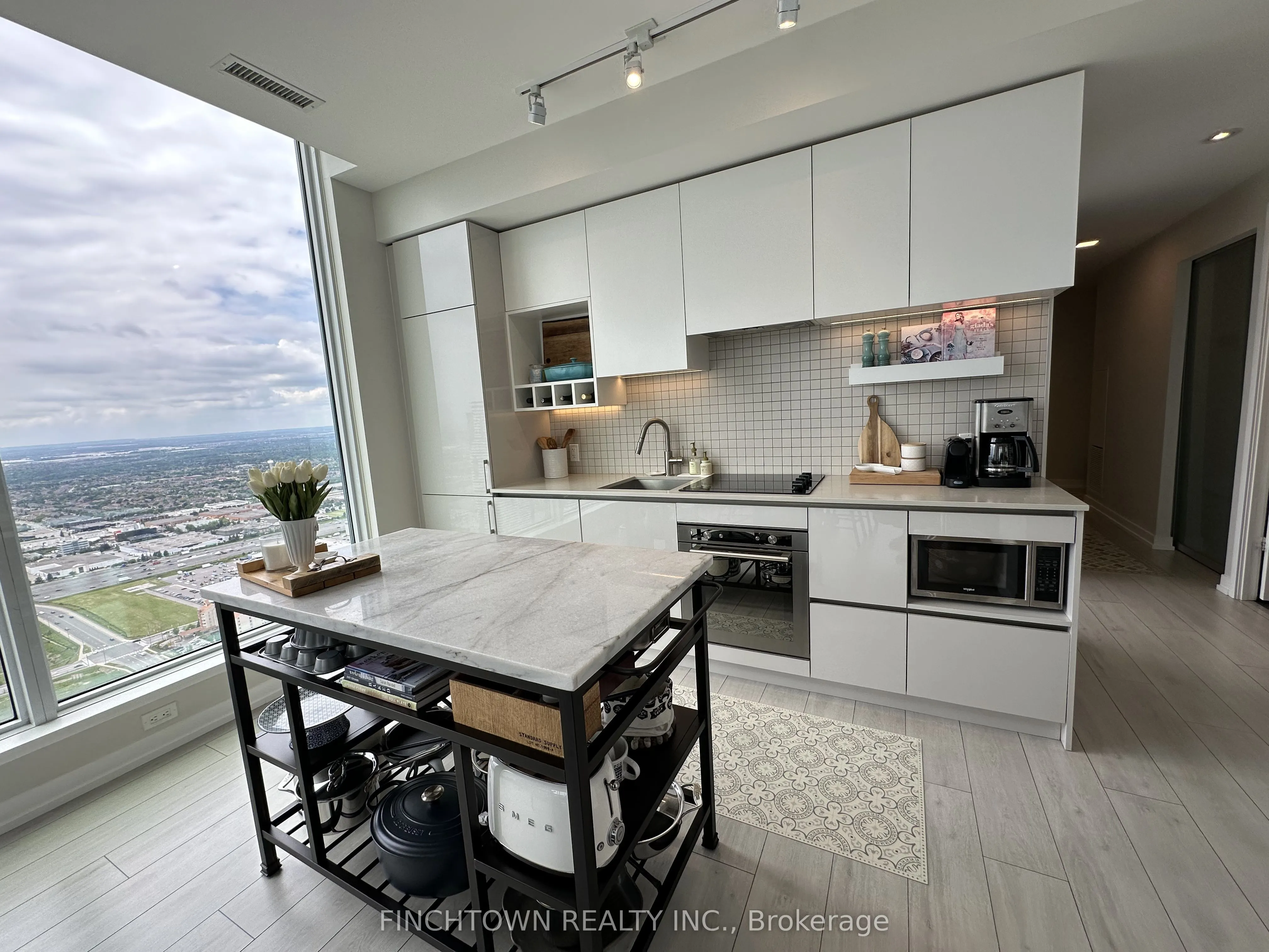 5 Buttermill Avenue #PH09