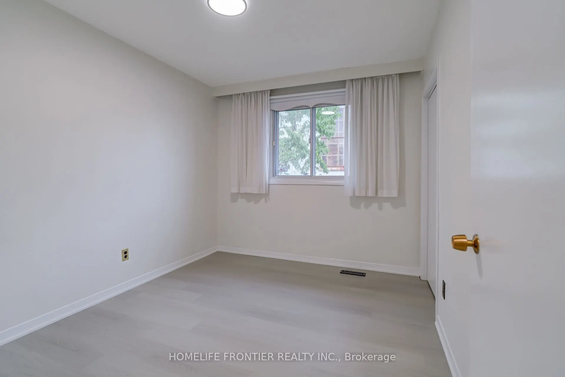 62 Clark Avenue #Upper