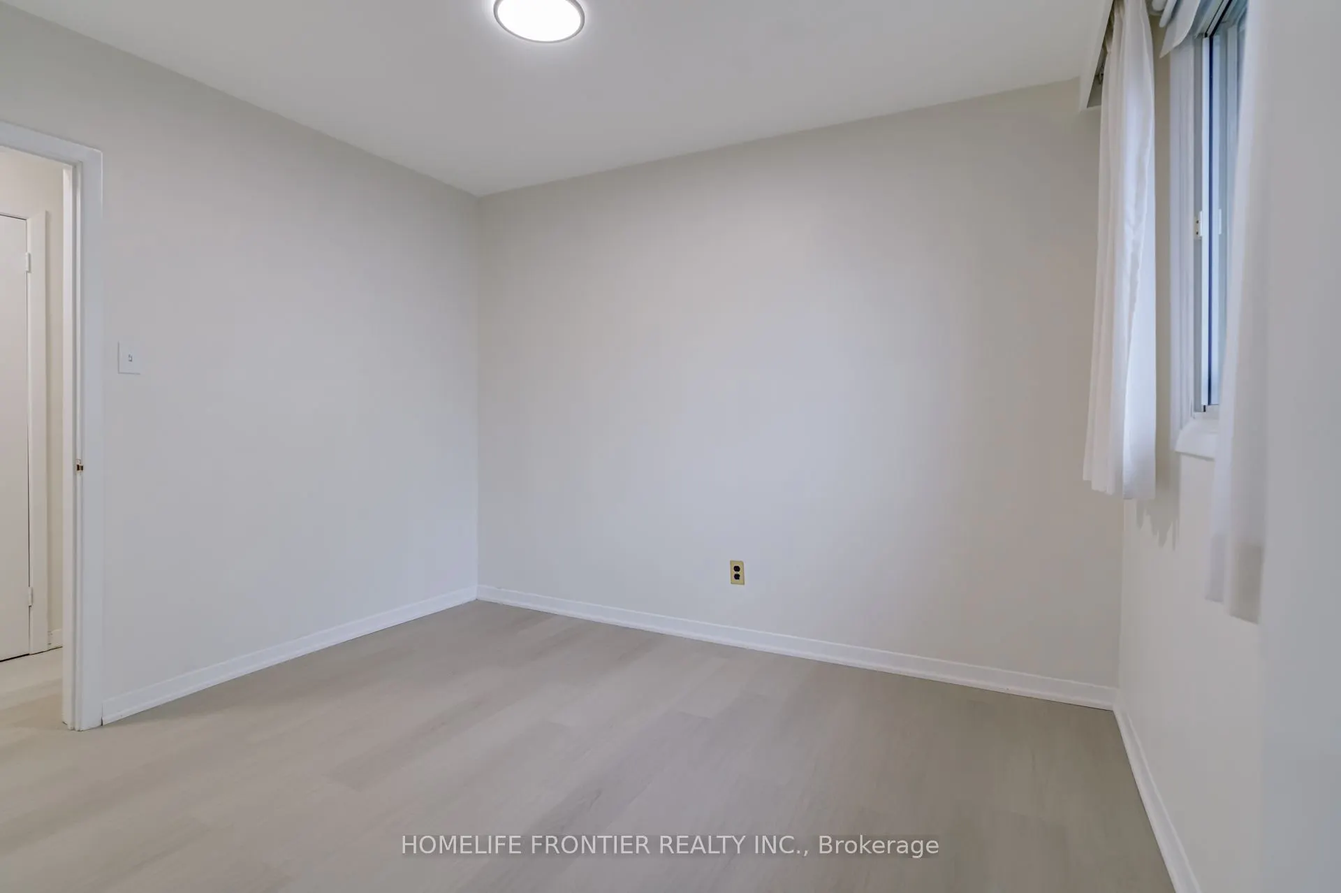 62 Clark Avenue #Upper