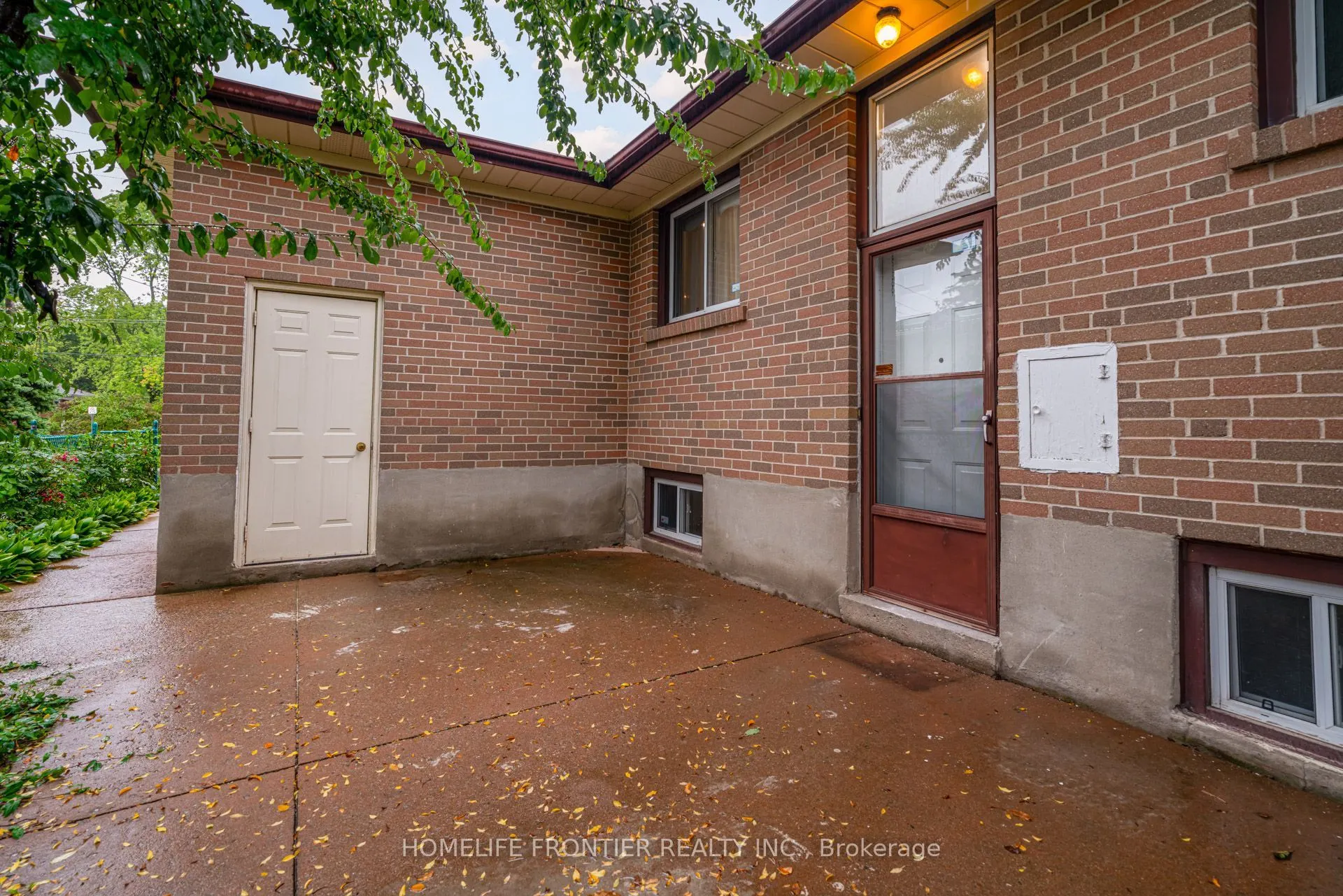 62 Clark Avenue #Upper