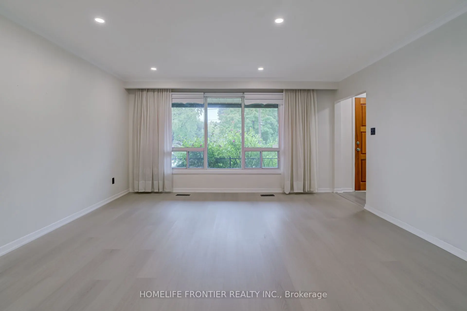62 Clark Avenue #Upper