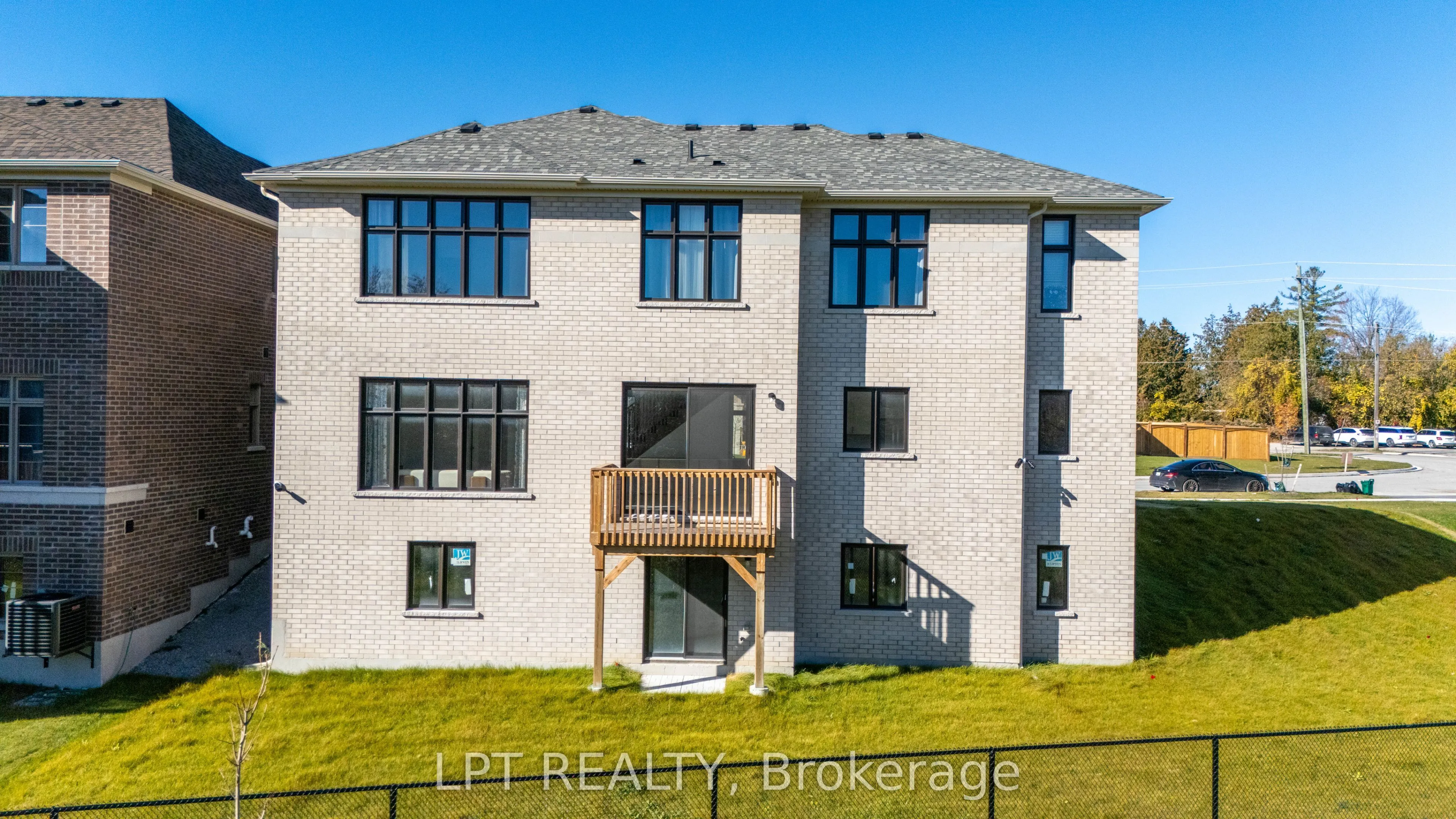 3 Rail Trail Court