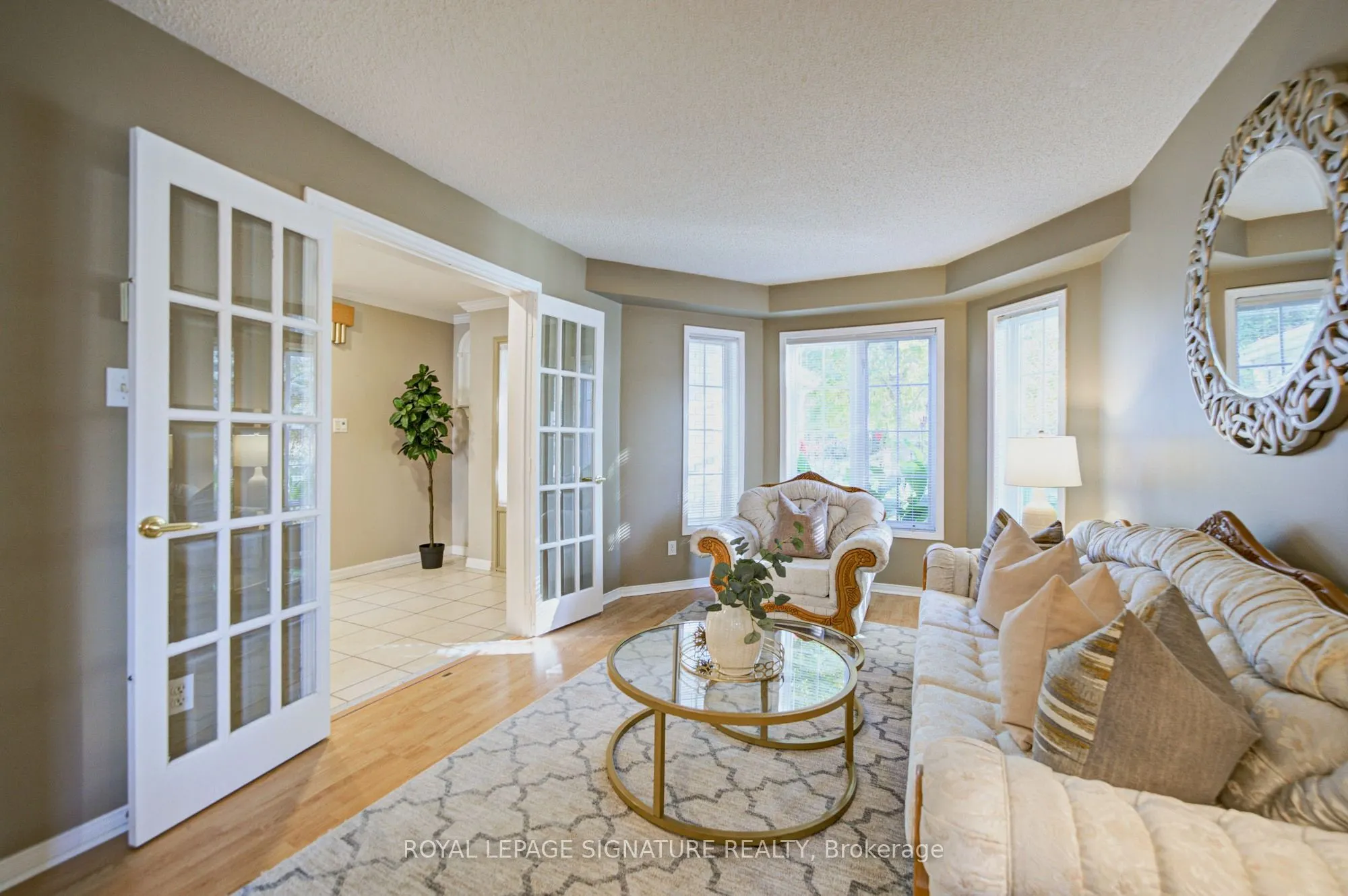 1180 Oriole Crescent