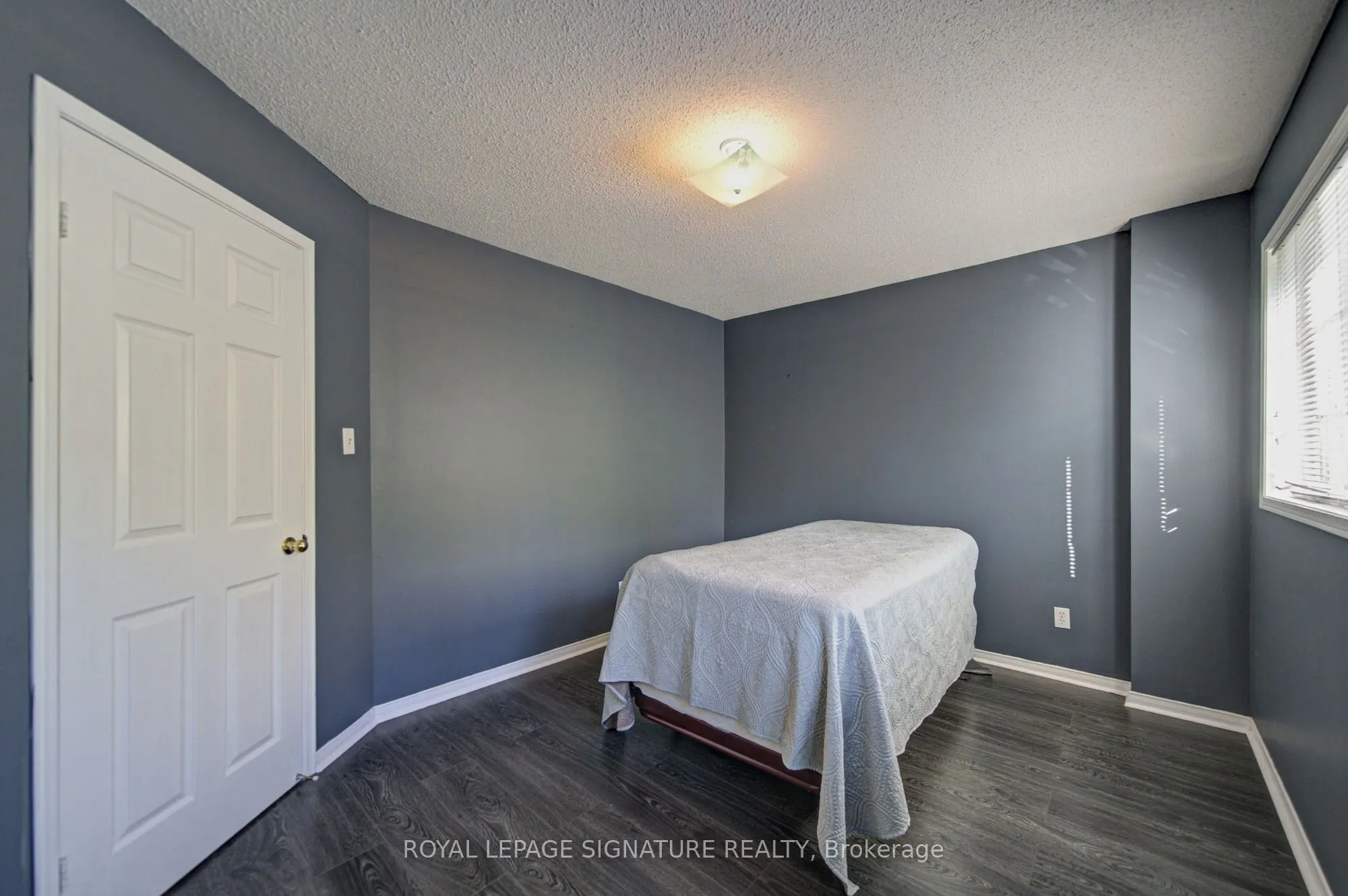 1180 Oriole Crescent