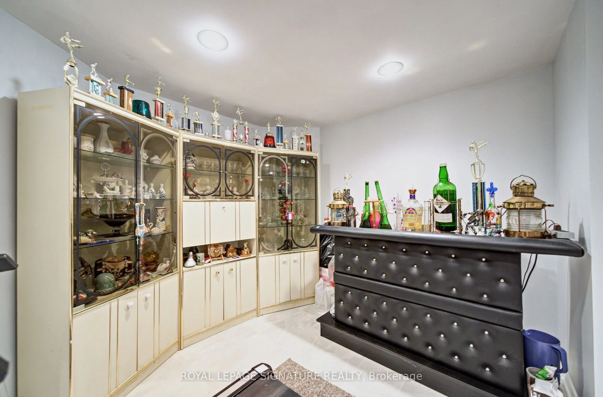 1180 Oriole Crescent