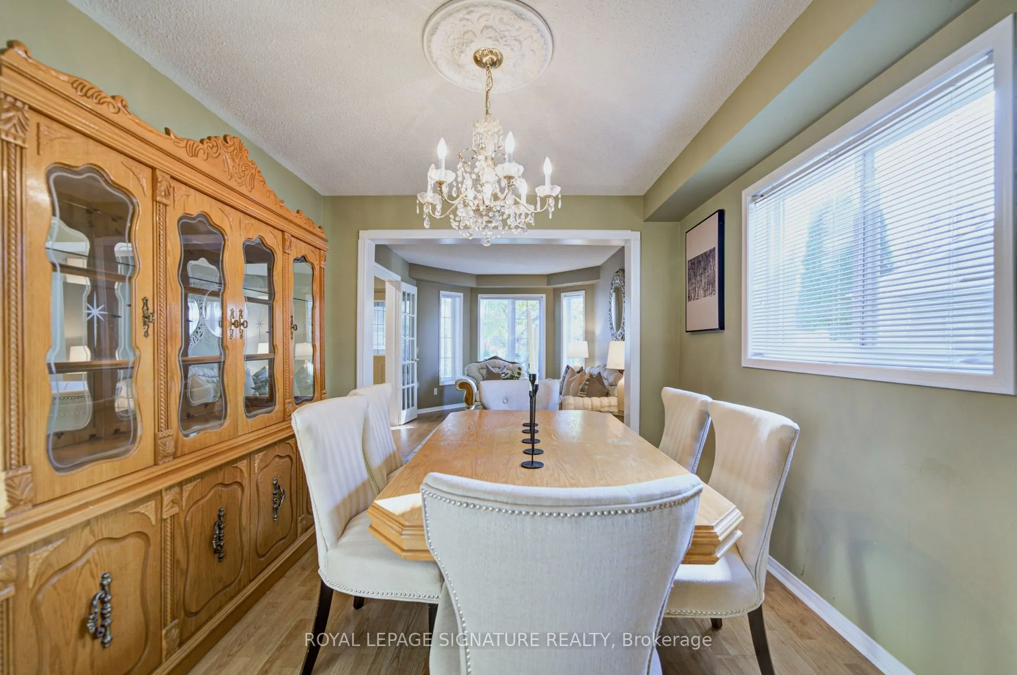1180 Oriole Crescent