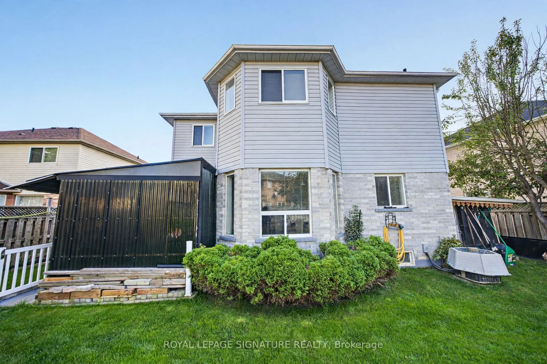 1180 Oriole Crescent