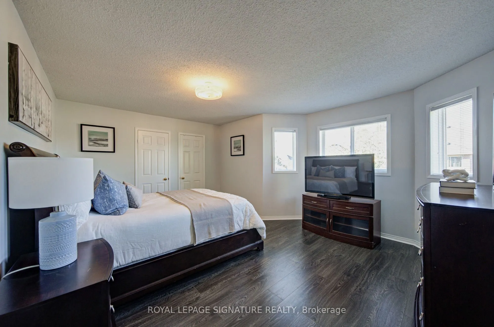 1180 Oriole Crescent