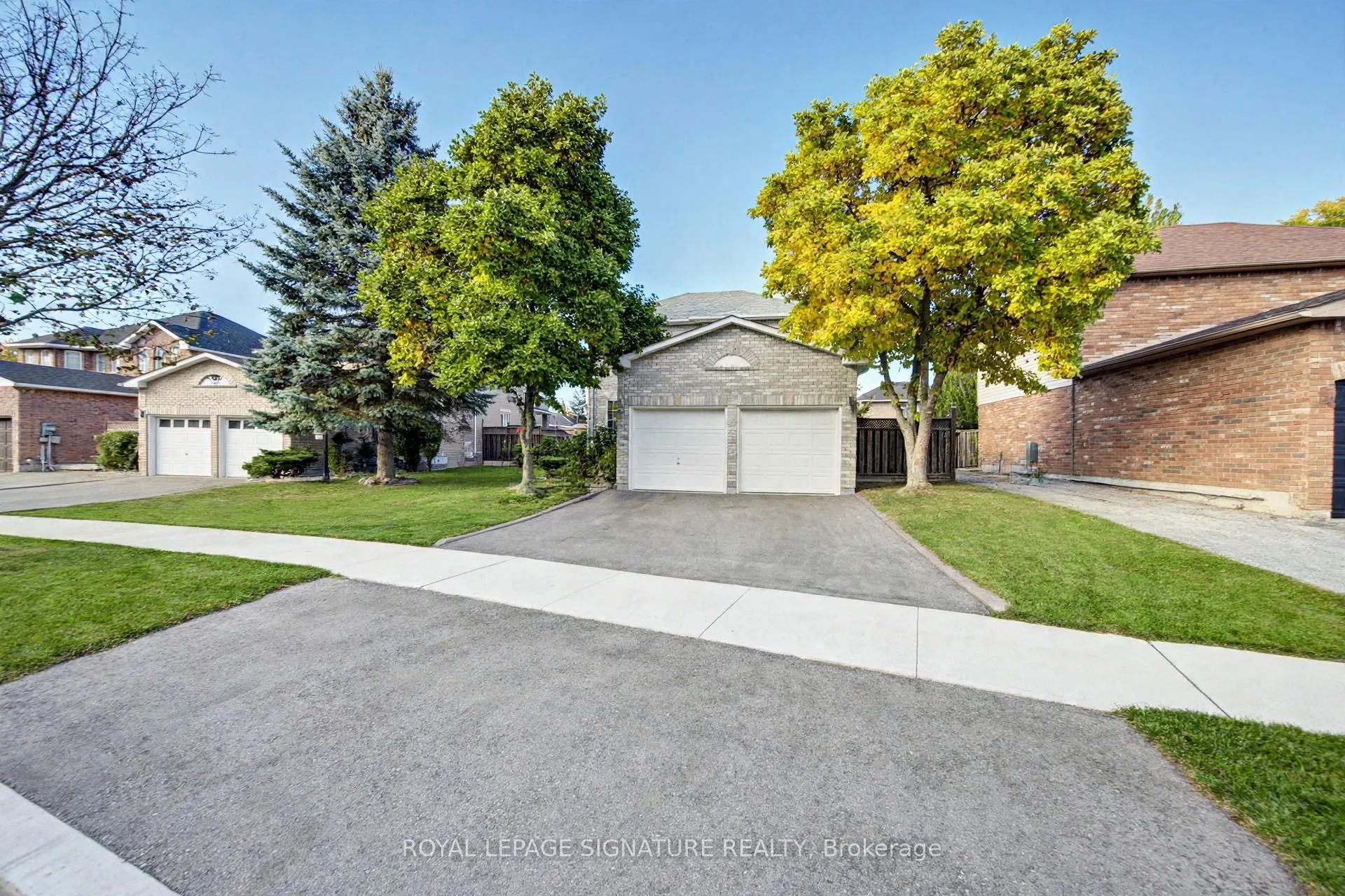 1180 Oriole Crescent