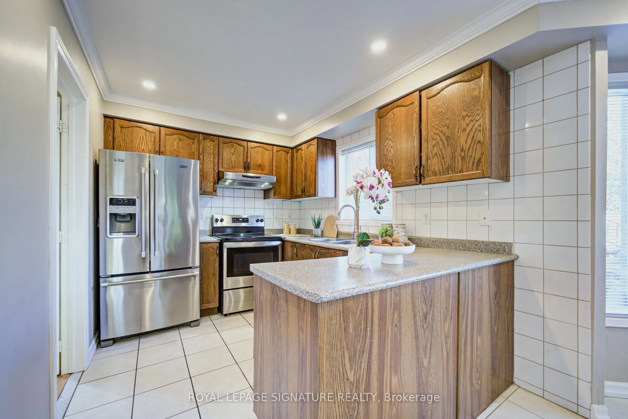 1180 Oriole Crescent