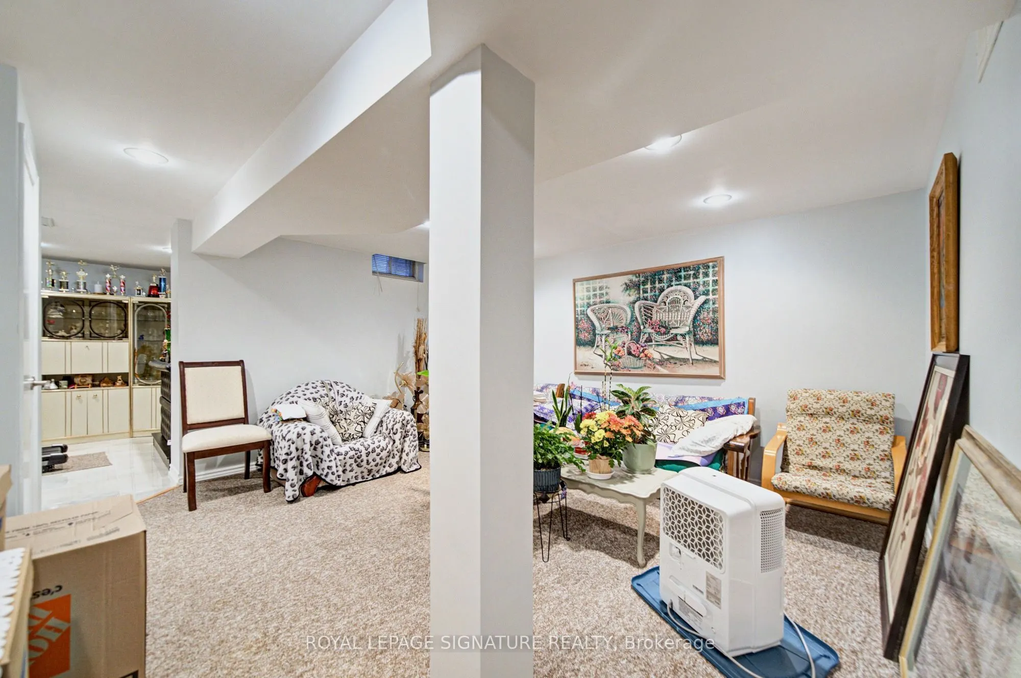 1180 Oriole Crescent