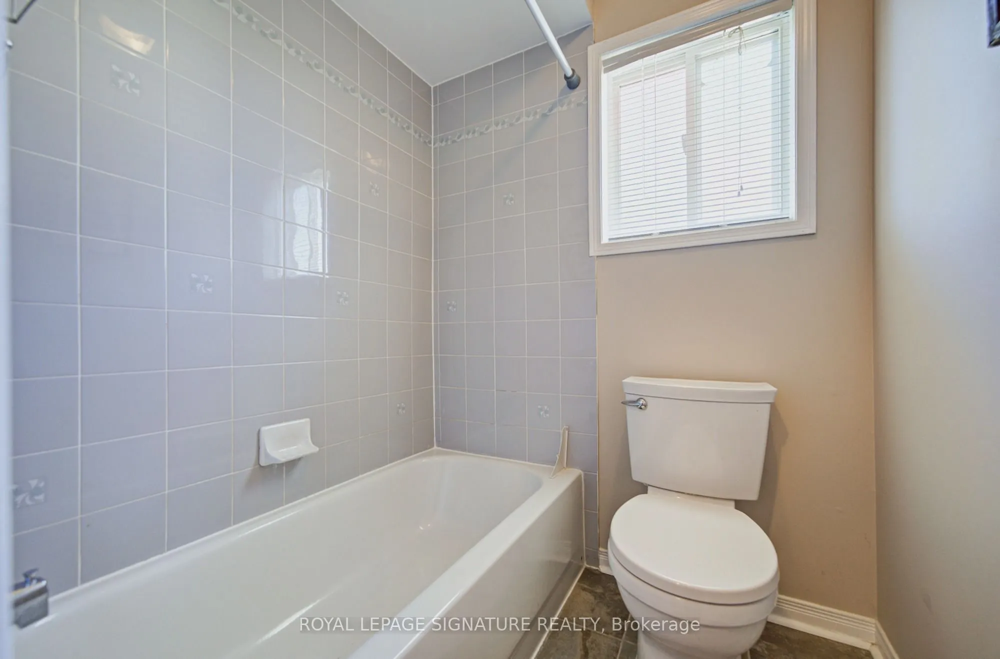 1180 Oriole Crescent