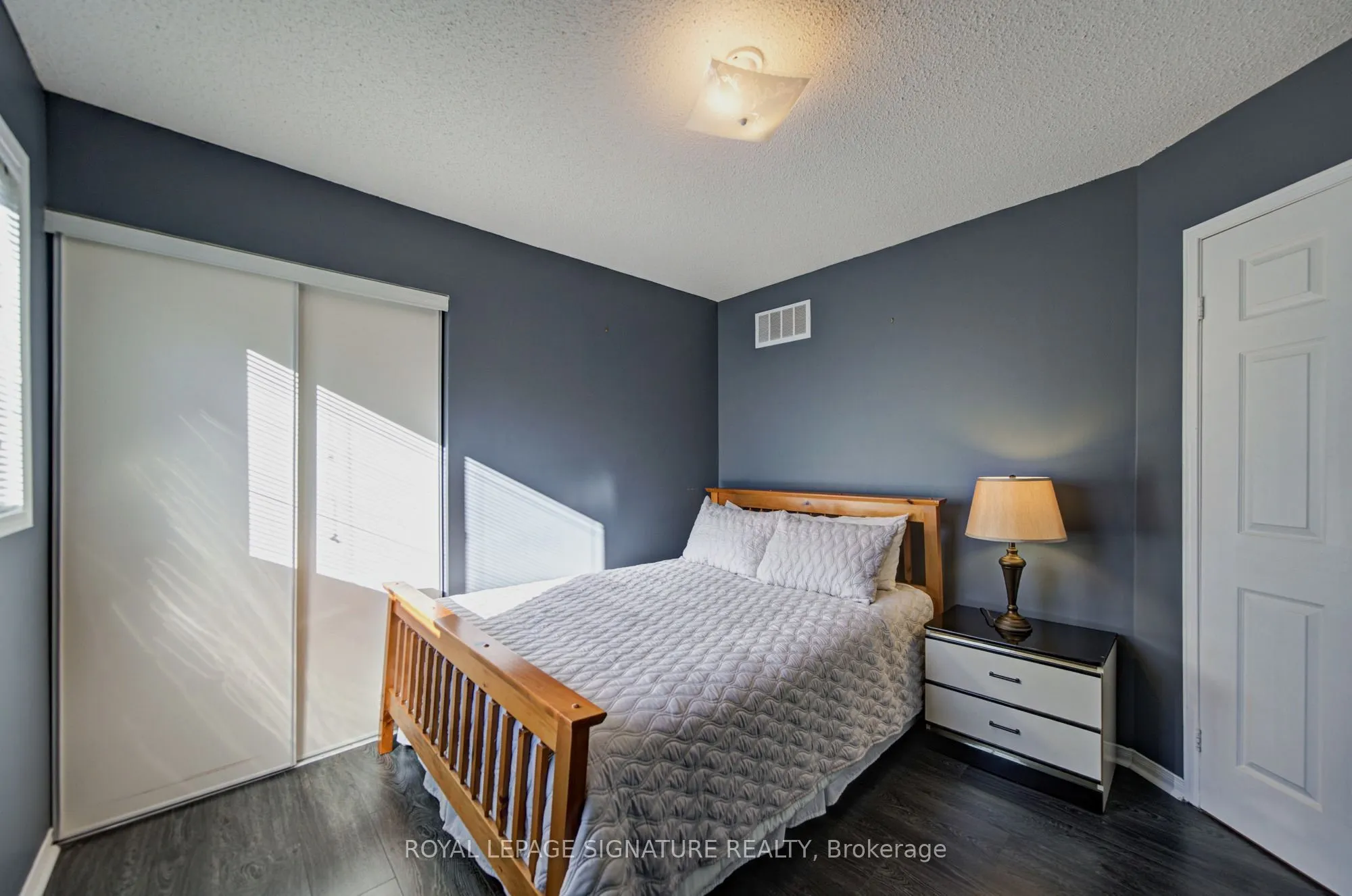 1180 Oriole Crescent