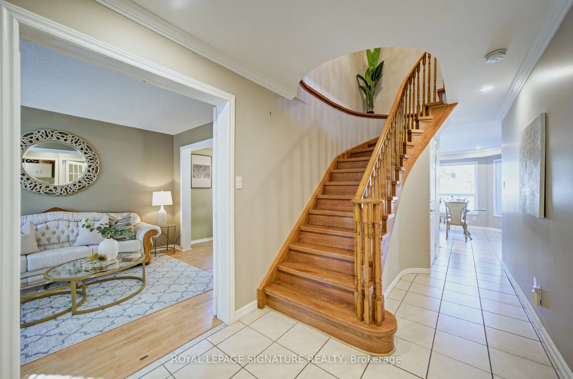 1180 Oriole Crescent