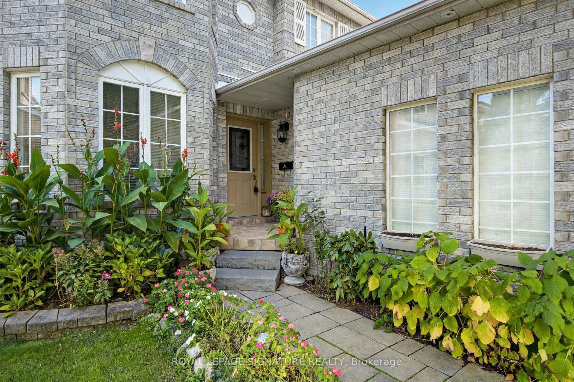 1180 Oriole Crescent
