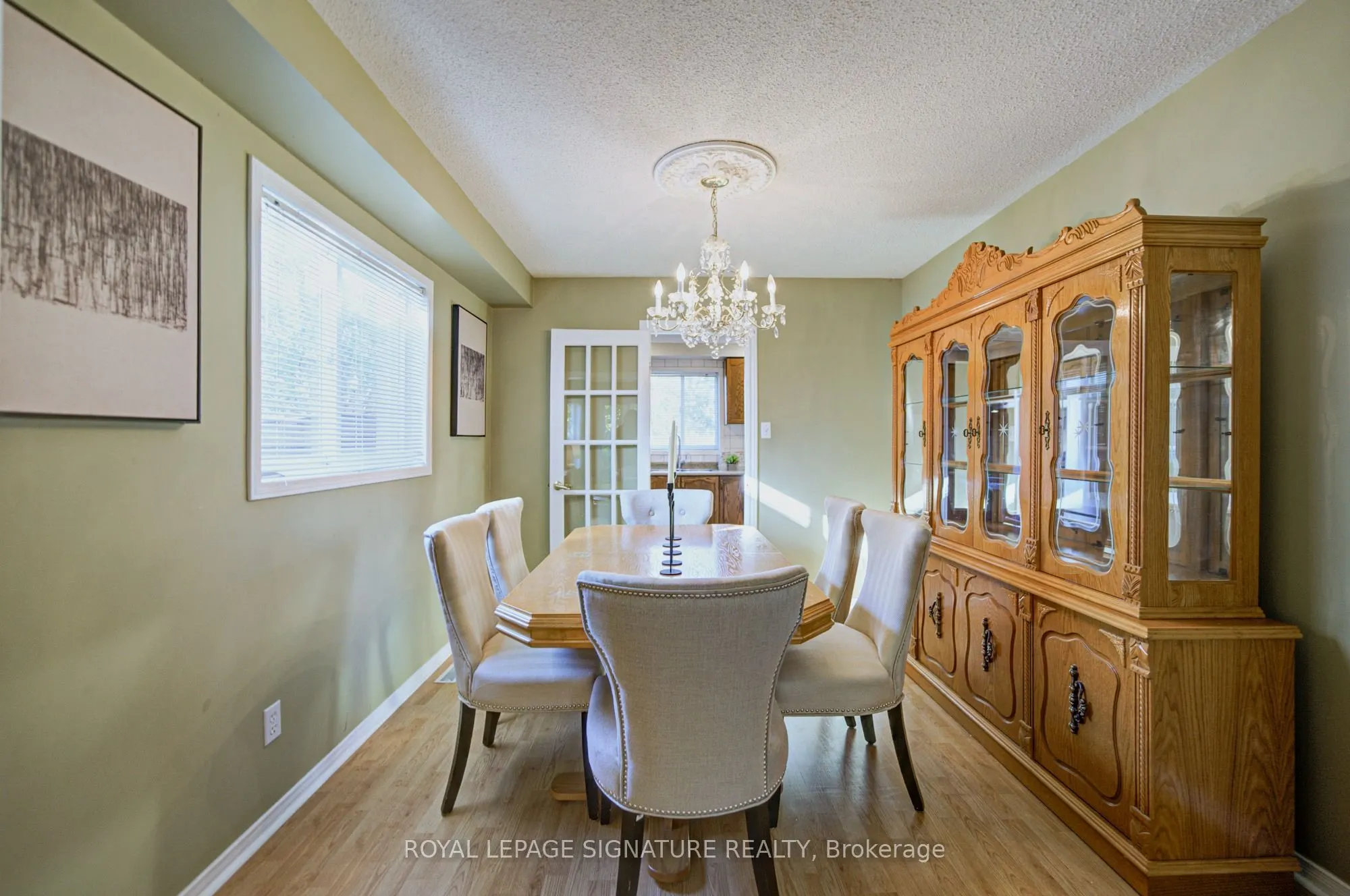 1180 Oriole Crescent