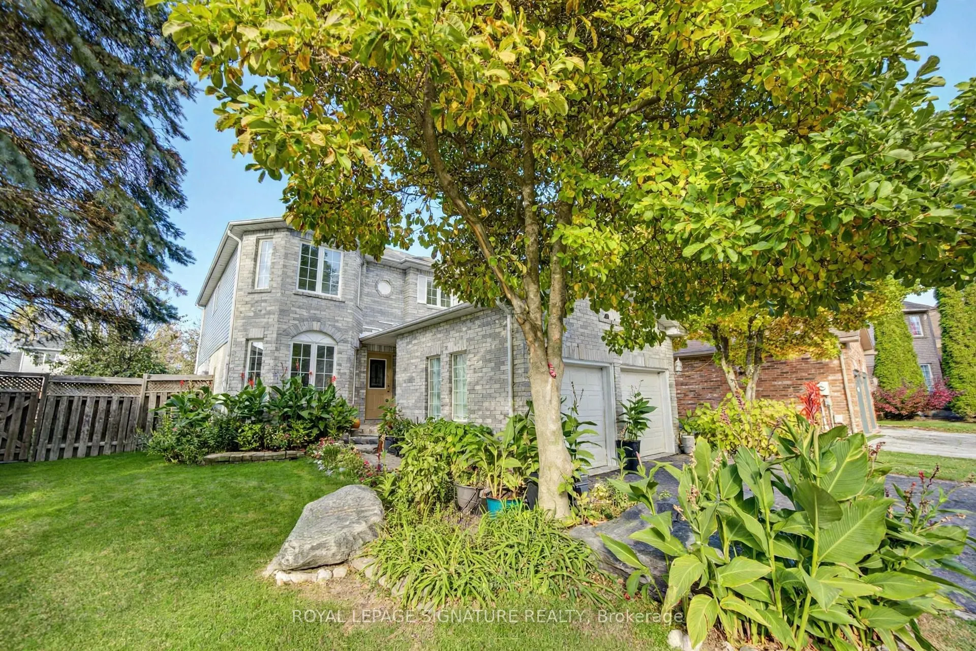 1180 Oriole Crescent