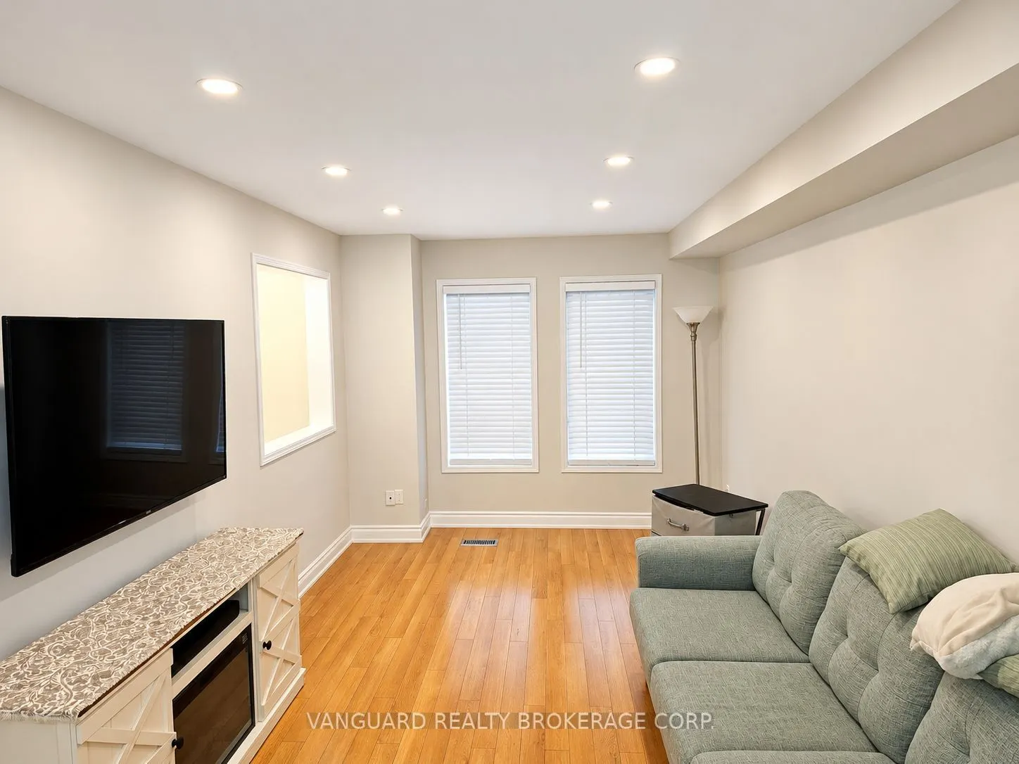 19 Foxchase Avenue #58