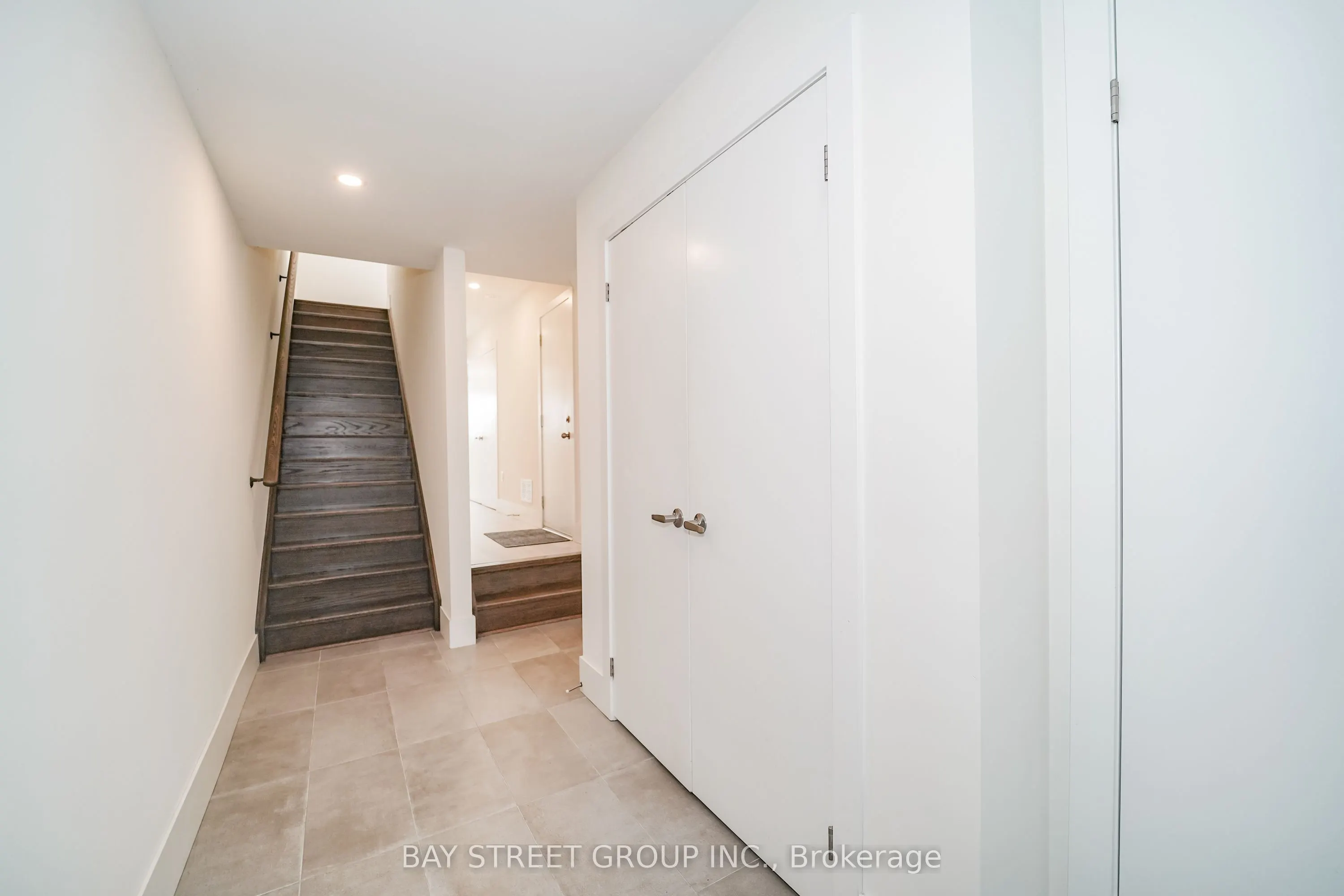 25 Sydney Circle