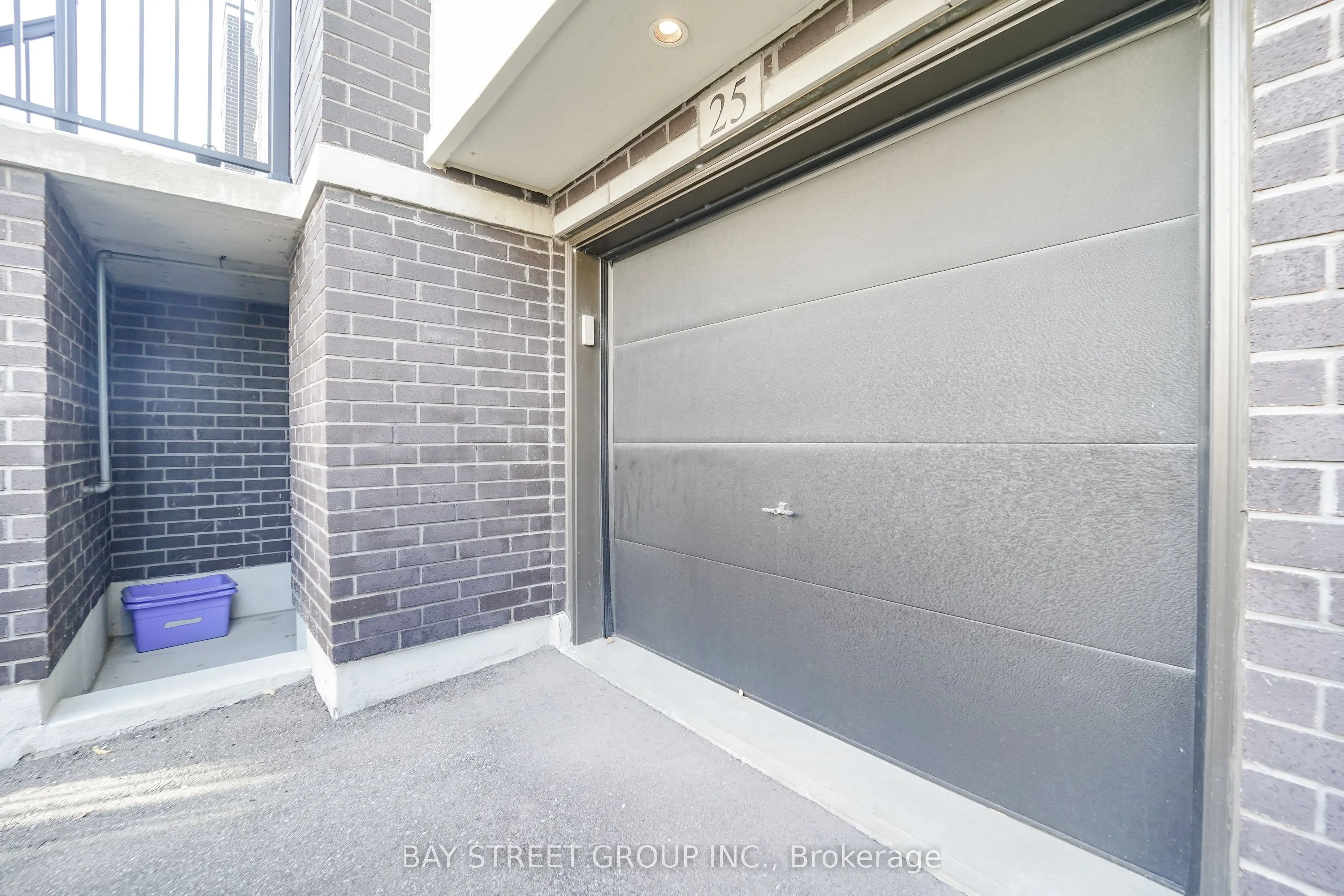 25 Sydney Circle