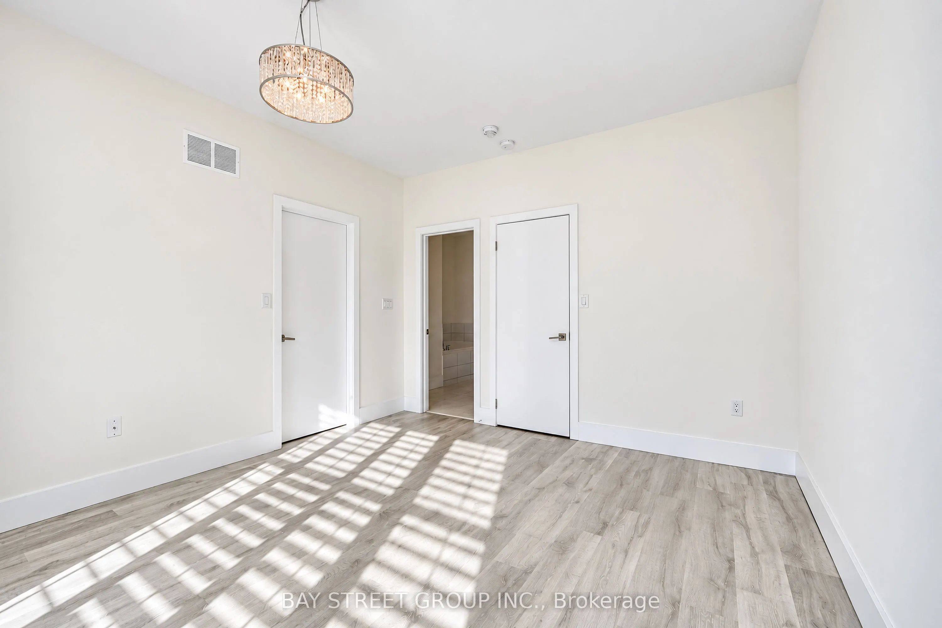 25 Sydney Circle