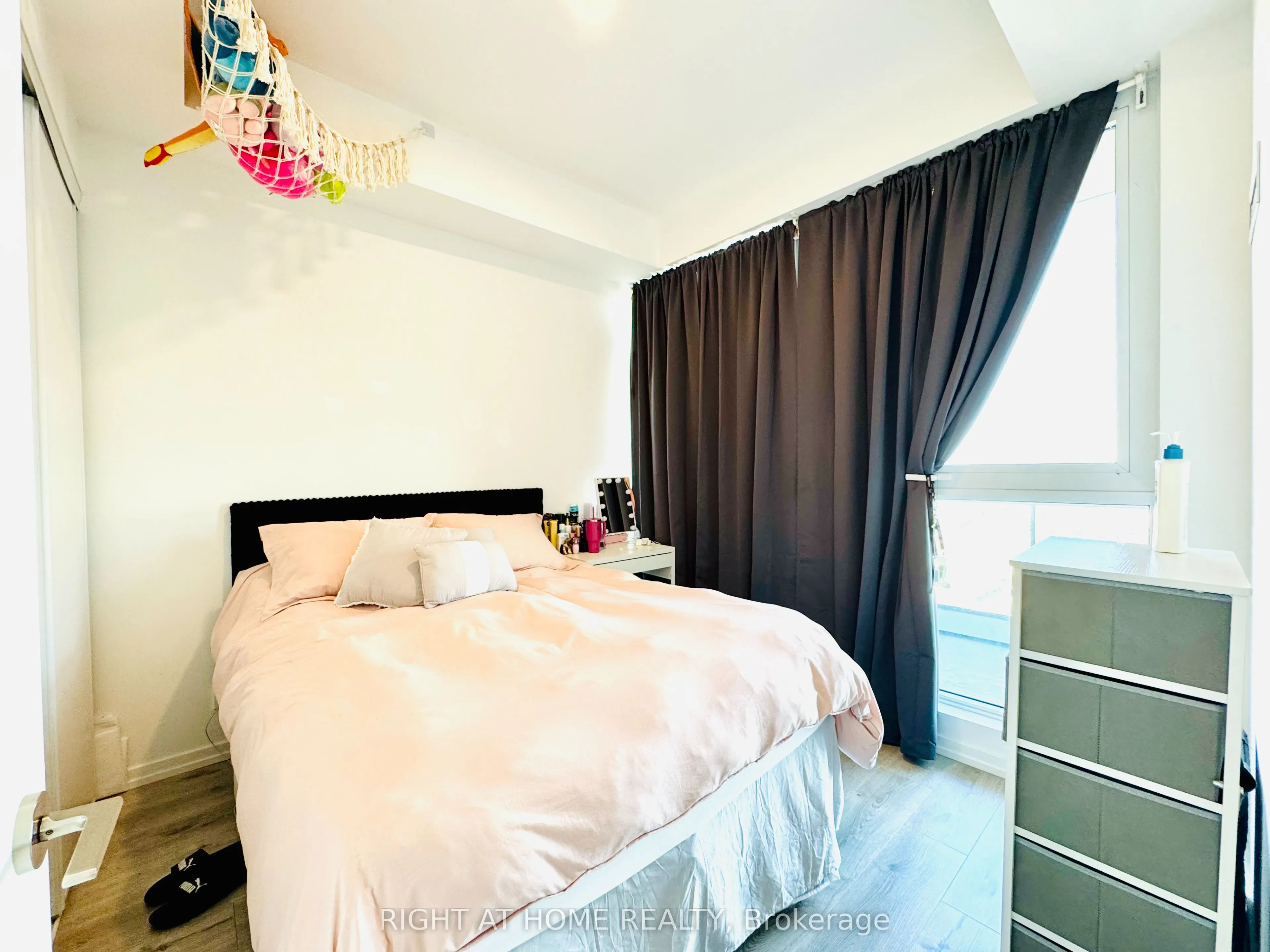 1000 Portage Parkway #2715