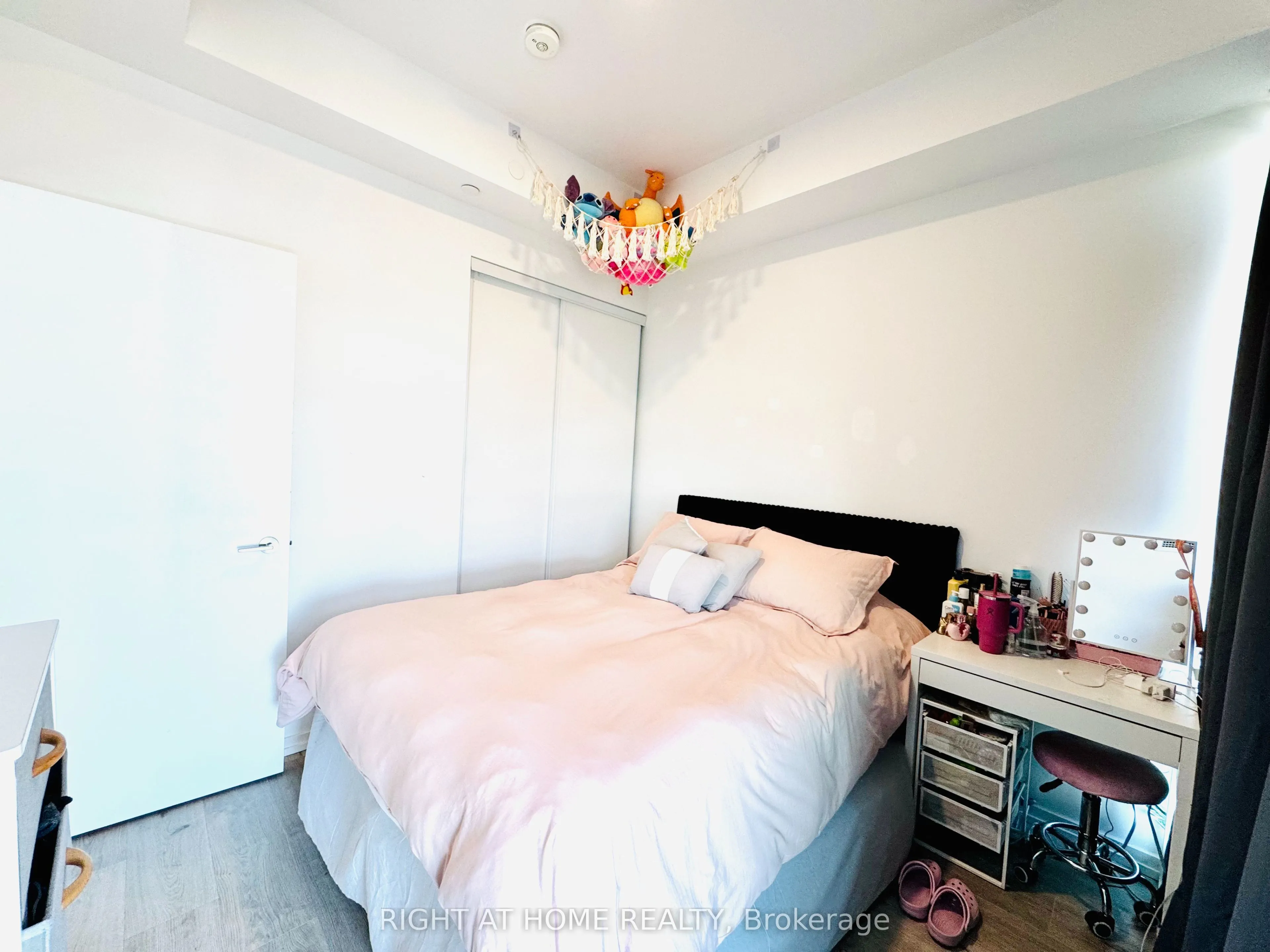 1000 Portage Parkway #2715