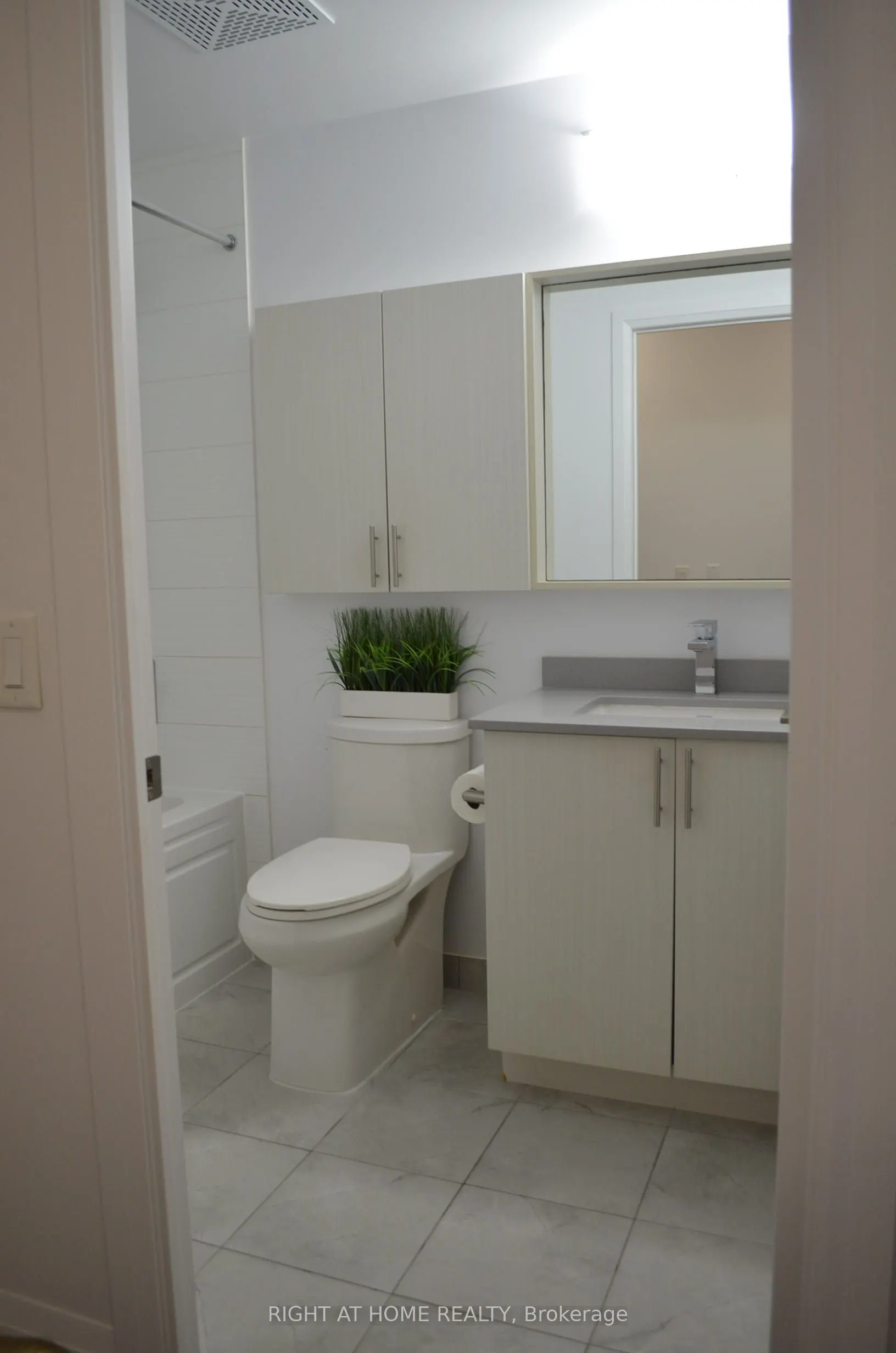 7900 Bathurst Street #323