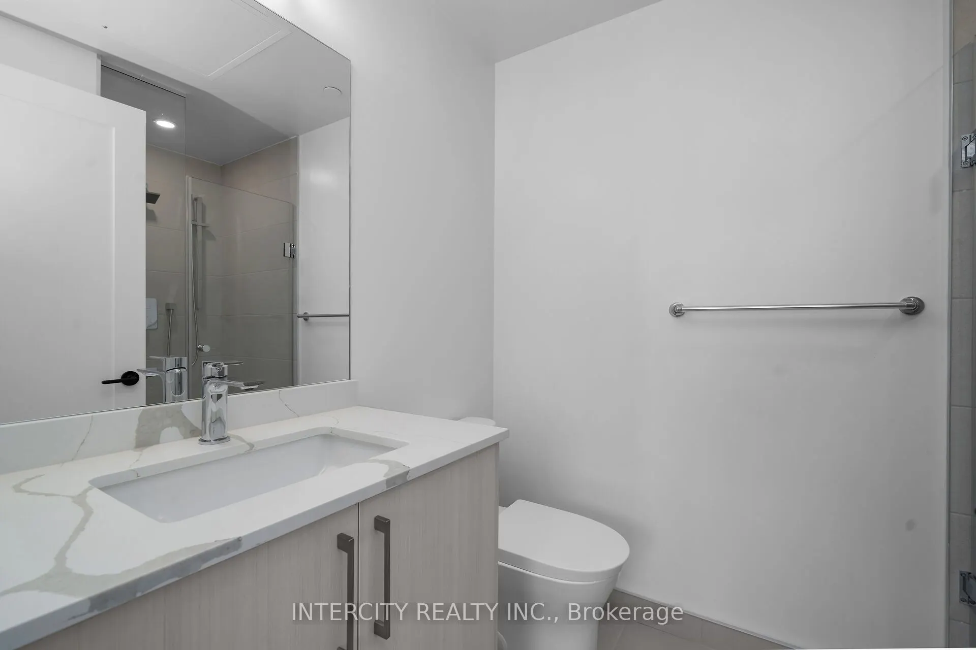 2075 King Road #355