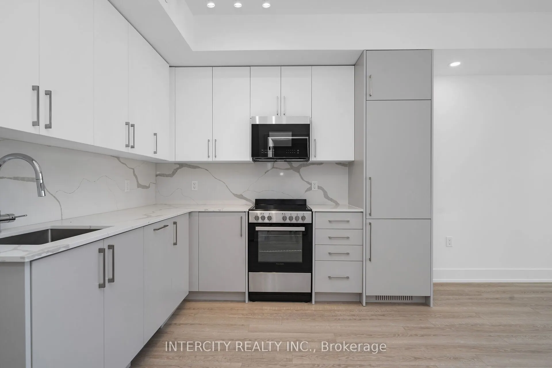 2075 King Road #355