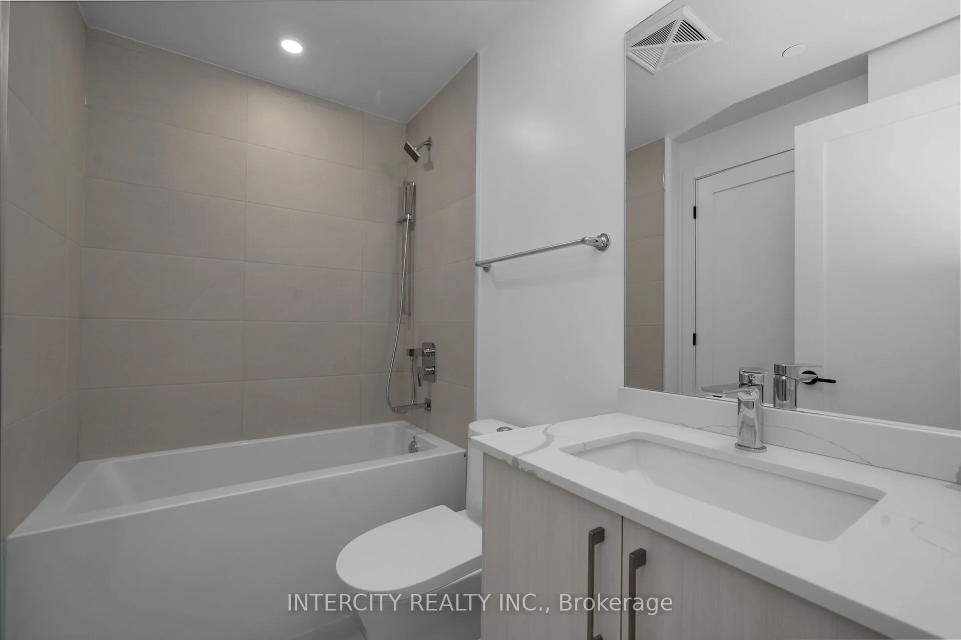 2075 King Road #355