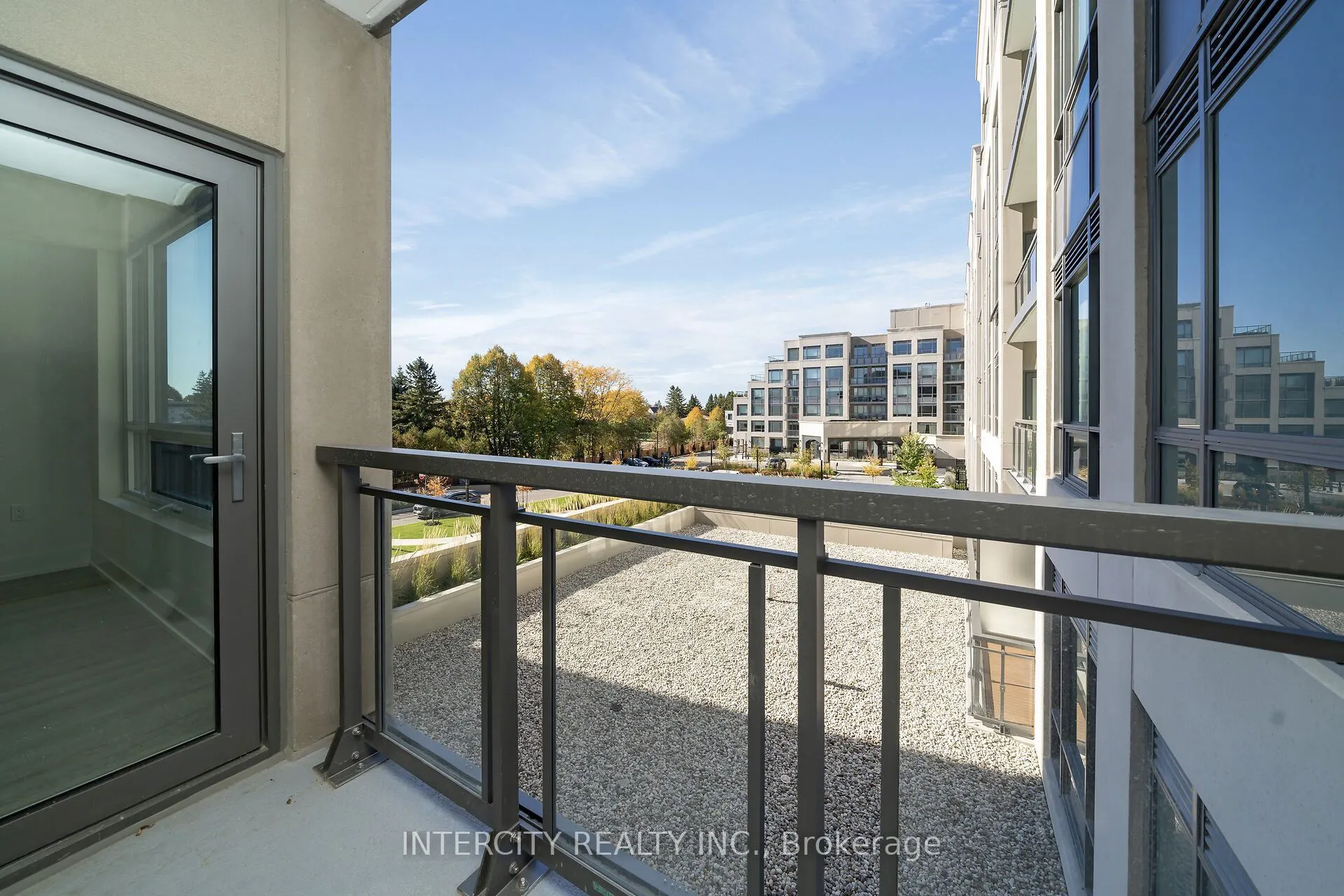 2075 King Road #355