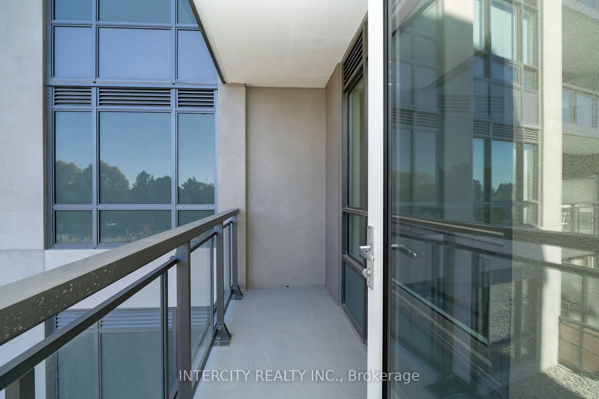2075 King Road #355